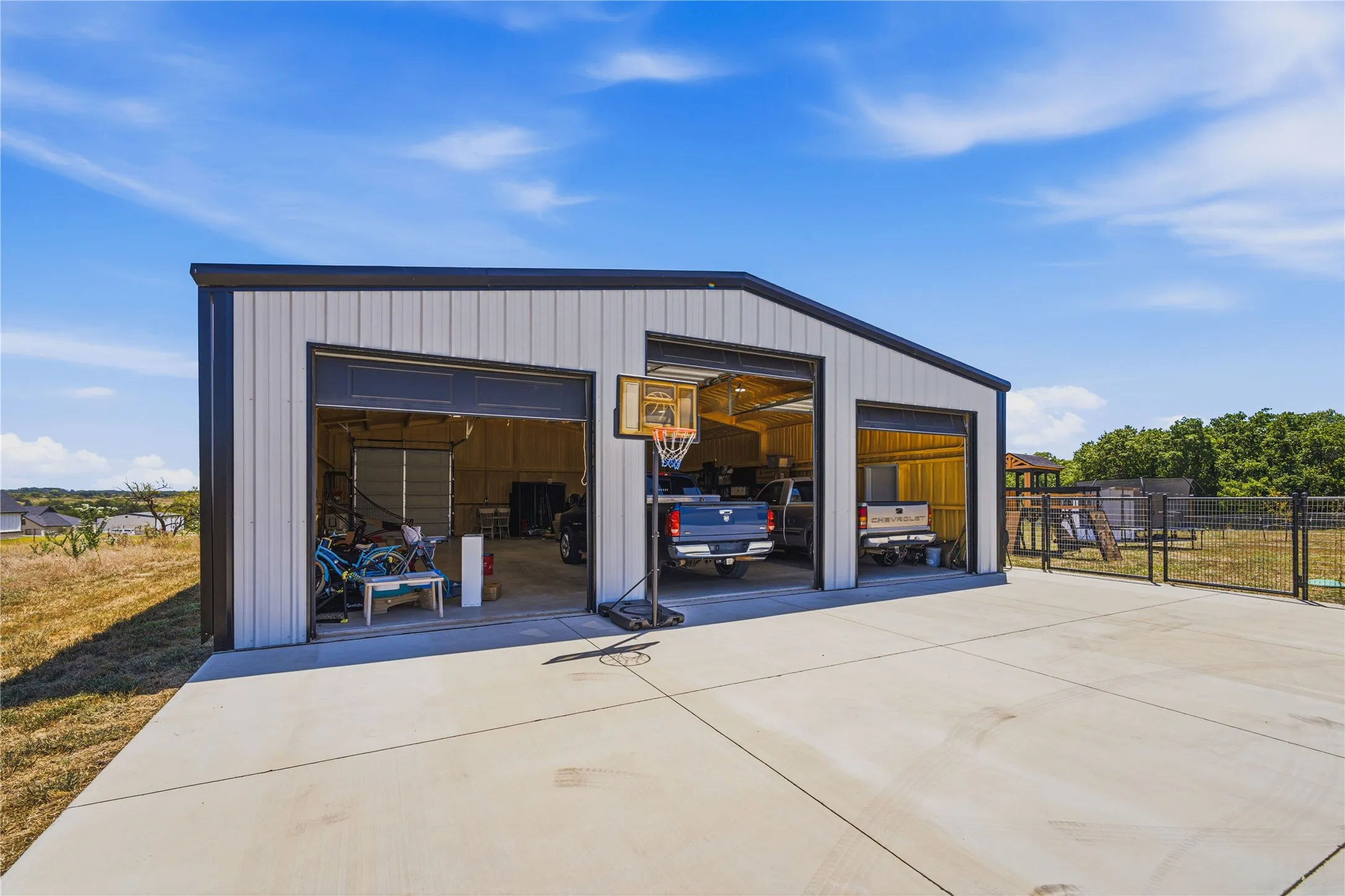 Garage/Shop