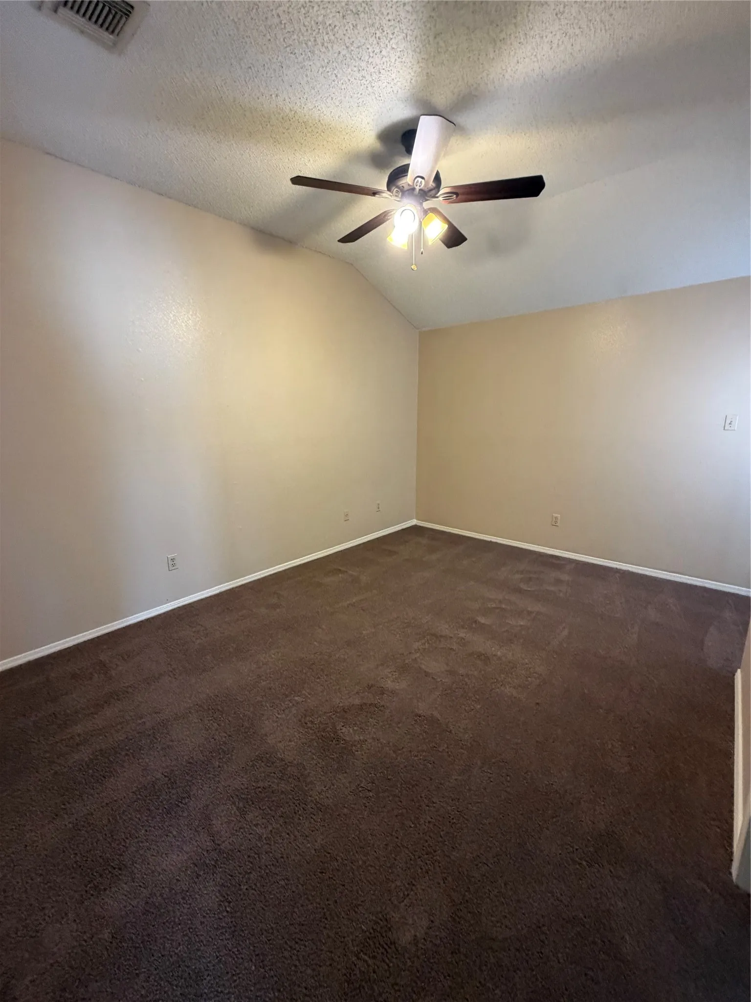 Single Family Residence For Rent in Dallas County , 425 Horse Shoe Bend, Mesquite, Texas 75149, 3 Bedroom, 2 Bathroom, 2 Garage spaces, 1,353 Sqft, built in 1985, mls#21375545, Real Estate Agent in Mesquite, Homes For Rent in Dallas county, Homes For Rent in Mesquite, Realtor in Mesquite Texas, Real Estate Brokerage Independent Realty Texas, Luminita Cordes Realtor