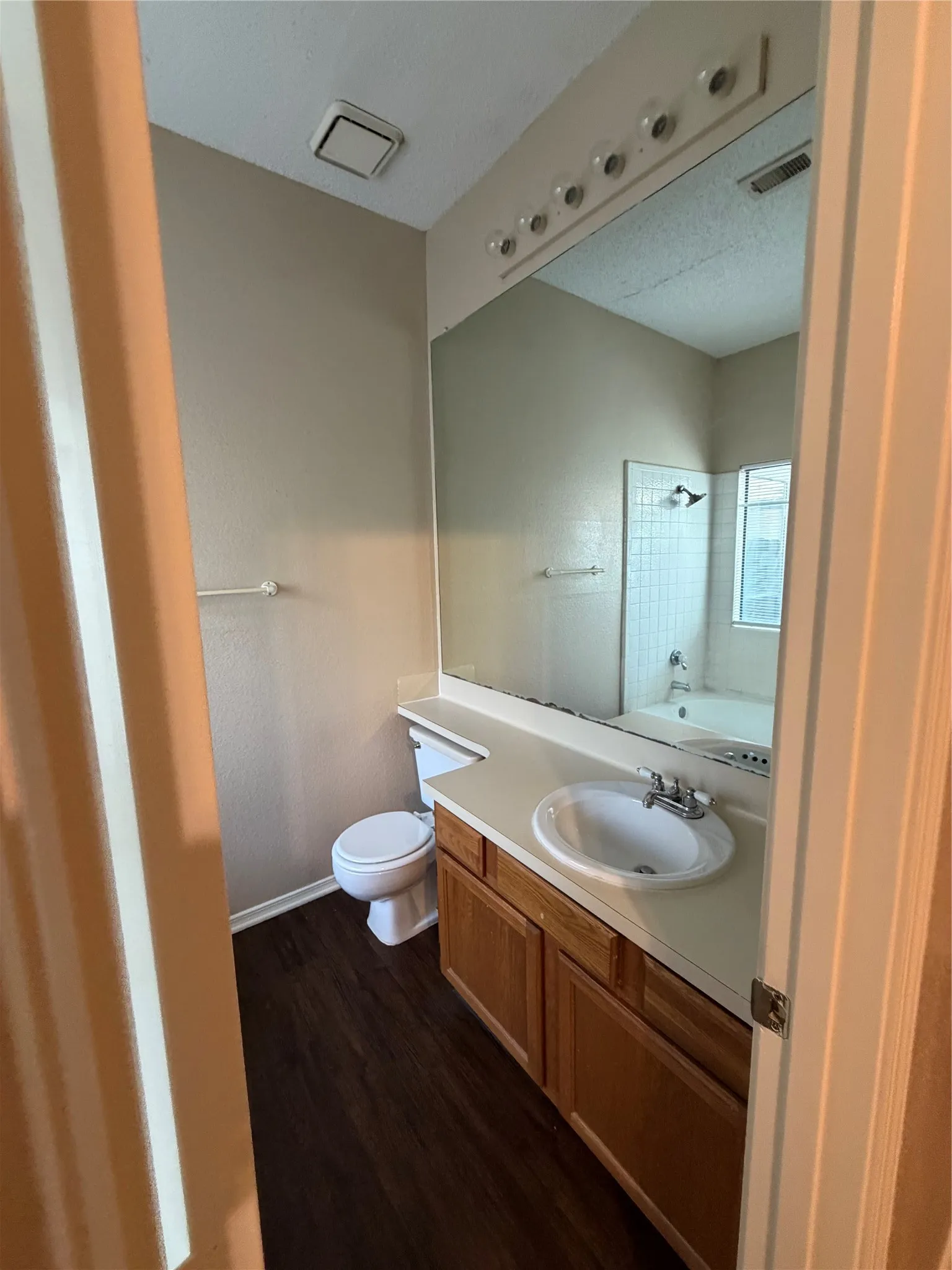 Single Family Residence For Rent in Dallas County , 425 Horse Shoe Bend, Mesquite, Texas 75149, 3 Bedroom, 2 Bathroom, 2 Garage spaces, 1,353 Sqft, built in 1985, mls#21375545, Real Estate Agent in Mesquite, Homes For Rent in Dallas county, Homes For Rent in Mesquite, Realtor in Mesquite Texas, Real Estate Brokerage Independent Realty Texas, Luminita Cordes Realtor