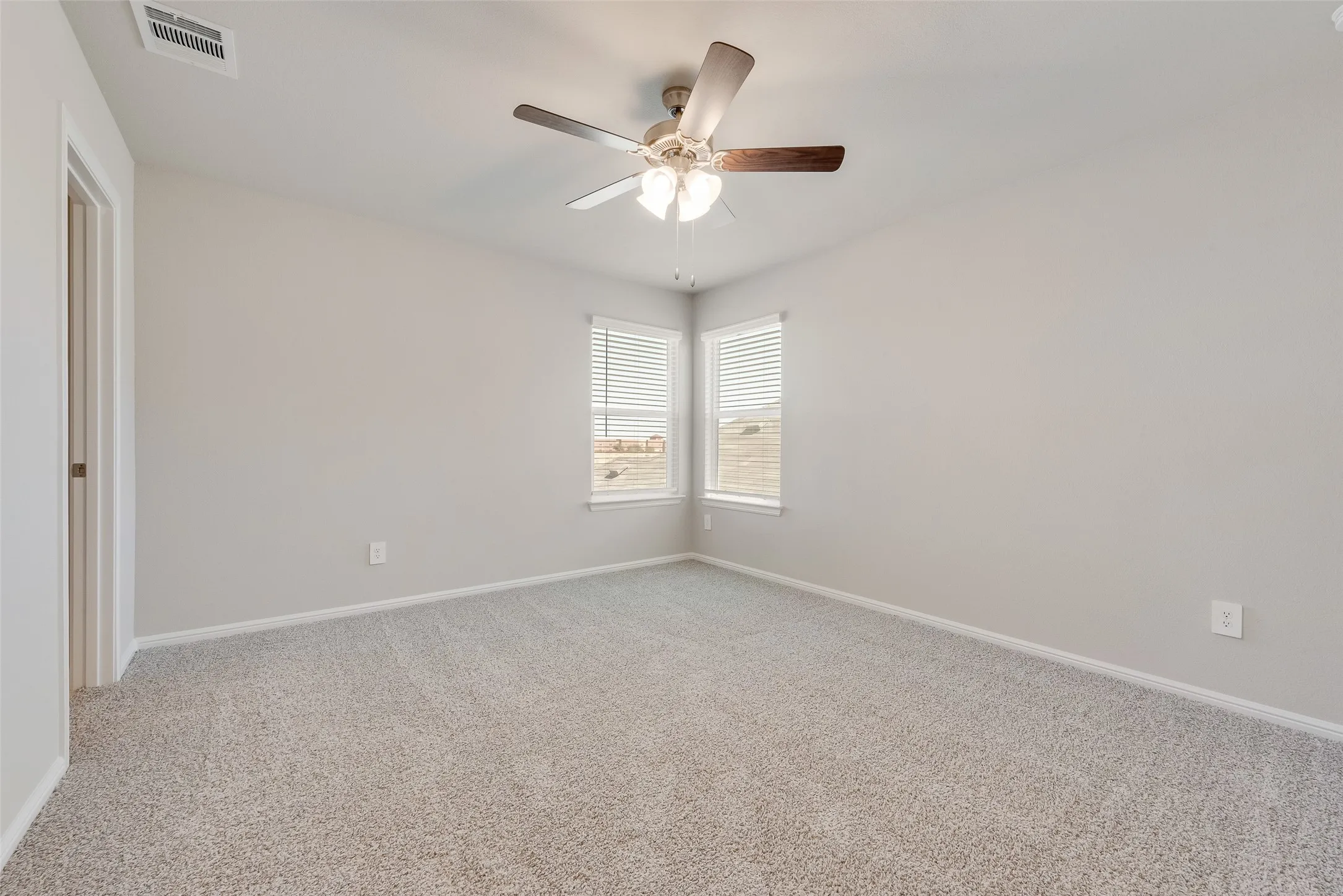 Single Family Residence For Rent in Tarrant County , 3029 Strawberry Farm Lane, Fort Worth, Texas 76140, 3 Bedroom, 3 Bathroom, 2 Garage spaces, 1,606 Sqft, built in 2024, mls#21375533, Real Estate Agent in Fort Worth, Homes For Rent in Tarrant county, Homes For Rent in Fort Worth, Realtor in Fort Worth Texas, Real Estate Brokerage Independent Realty Texas, Luminita Cordes Realtor