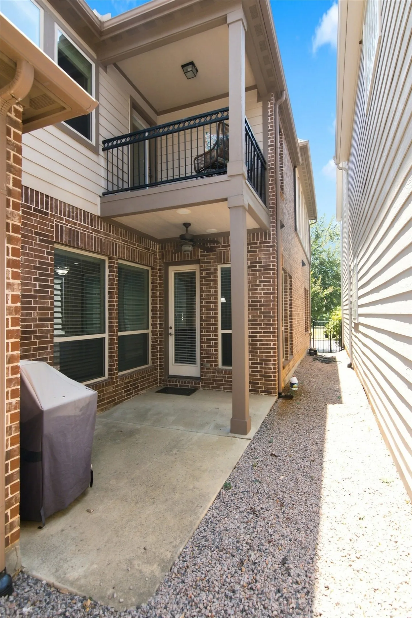 Single Family Residence For Sale in Denton County , 720 Northwood Drive, Flower Mound, Texas 75022, 3 Bedroom, 3 Bathroom, 2 Garage spaces, 2,269 Sqft, built in 2014, mls#21373929, Real Estate Agent in Flower Mound, Homes For Sale in Denton county, Homes For Sale in Flower Mound, Realtor in Flower Mound Texas, Real Estate Brokerage Independent Realty Texas, Luminita Cordes Realtor