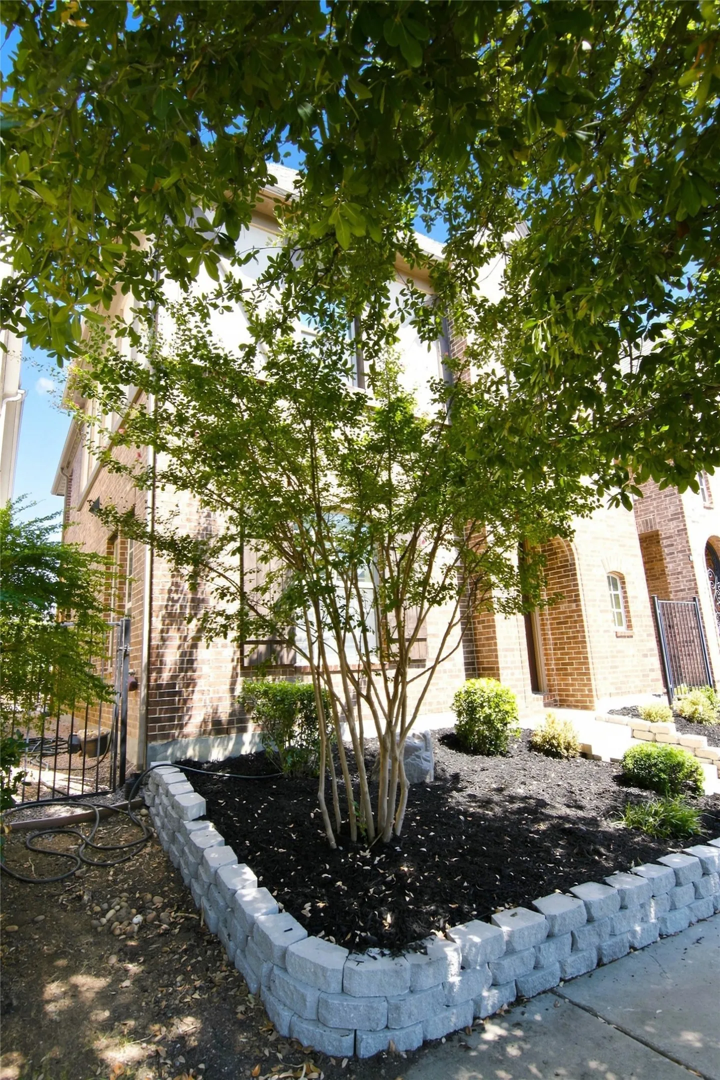 Single Family Residence For Sale in Denton County , 720 Northwood Drive, Flower Mound, Texas 75022, 3 Bedroom, 3 Bathroom, 2 Garage spaces, 2,269 Sqft, built in 2014, mls#21373929, Real Estate Agent in Flower Mound, Homes For Sale in Denton county, Homes For Sale in Flower Mound, Realtor in Flower Mound Texas, Real Estate Brokerage Independent Realty Texas, Luminita Cordes Realtor