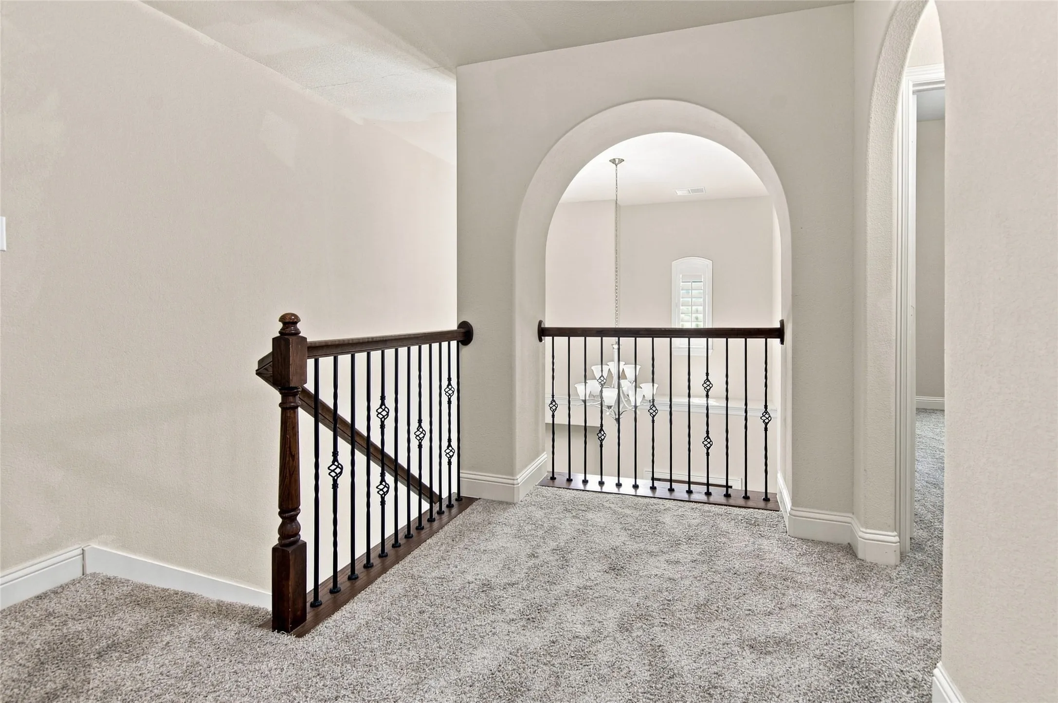 Single Family Residence For Sale in Denton County , 720 Northwood Drive, Flower Mound, Texas 75022, 3 Bedroom, 3 Bathroom, 2 Garage spaces, 2,269 Sqft, built in 2014, mls#21373929, Real Estate Agent in Flower Mound, Homes For Sale in Denton county, Homes For Sale in Flower Mound, Realtor in Flower Mound Texas, Real Estate Brokerage Independent Realty Texas, Luminita Cordes Realtor