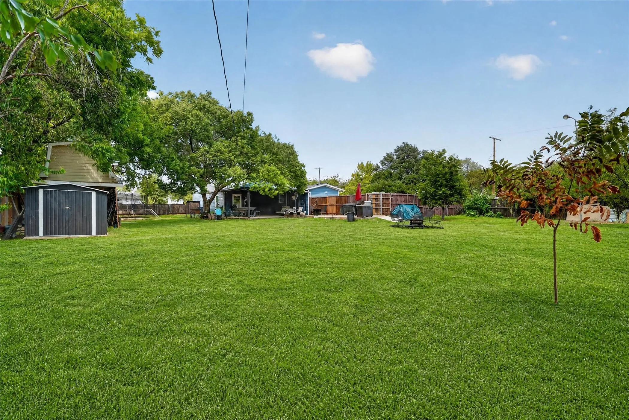 Single Family Residence For Sale in Tarrant County , 5712 Dana Drive, Haltom City, Texas 76117, 3 Bedroom, 2 Bathroom, Garage spaces, 1,811 Sqft, built in 1946, mls#21375555, Real Estate Agent in Haltom City, Homes For Sale in Tarrant county, Homes For Sale in Haltom City, Realtor in Haltom City Texas, Real Estate Brokerage Independent Realty Texas, Luminita Cordes Realtor