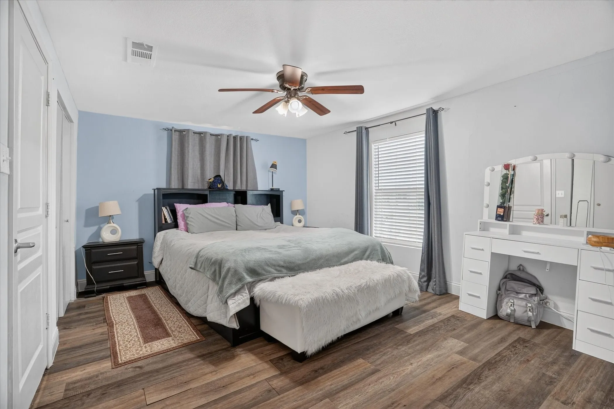 Single Family Residence For Sale in Tarrant County , 5712 Dana Drive, Haltom City, Texas 76117, 3 Bedroom, 2 Bathroom, Garage spaces, 1,811 Sqft, built in 1946, mls#21375555, Real Estate Agent in Haltom City, Homes For Sale in Tarrant county, Homes For Sale in Haltom City, Realtor in Haltom City Texas, Real Estate Brokerage Independent Realty Texas, Luminita Cordes Realtor
