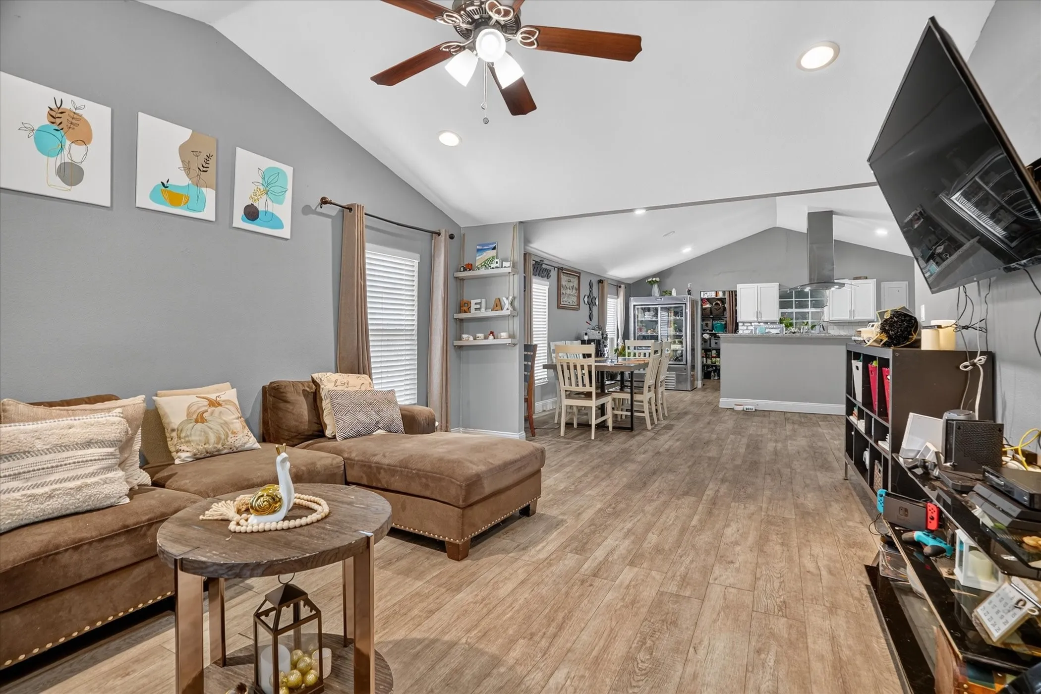Single Family Residence For Sale in Tarrant County , 5712 Dana Drive, Haltom City, Texas 76117, 3 Bedroom, 2 Bathroom, Garage spaces, 1,811 Sqft, built in 1946, mls#21375555, Real Estate Agent in Haltom City, Homes For Sale in Tarrant county, Homes For Sale in Haltom City, Realtor in Haltom City Texas, Real Estate Brokerage Independent Realty Texas, Luminita Cordes Realtor