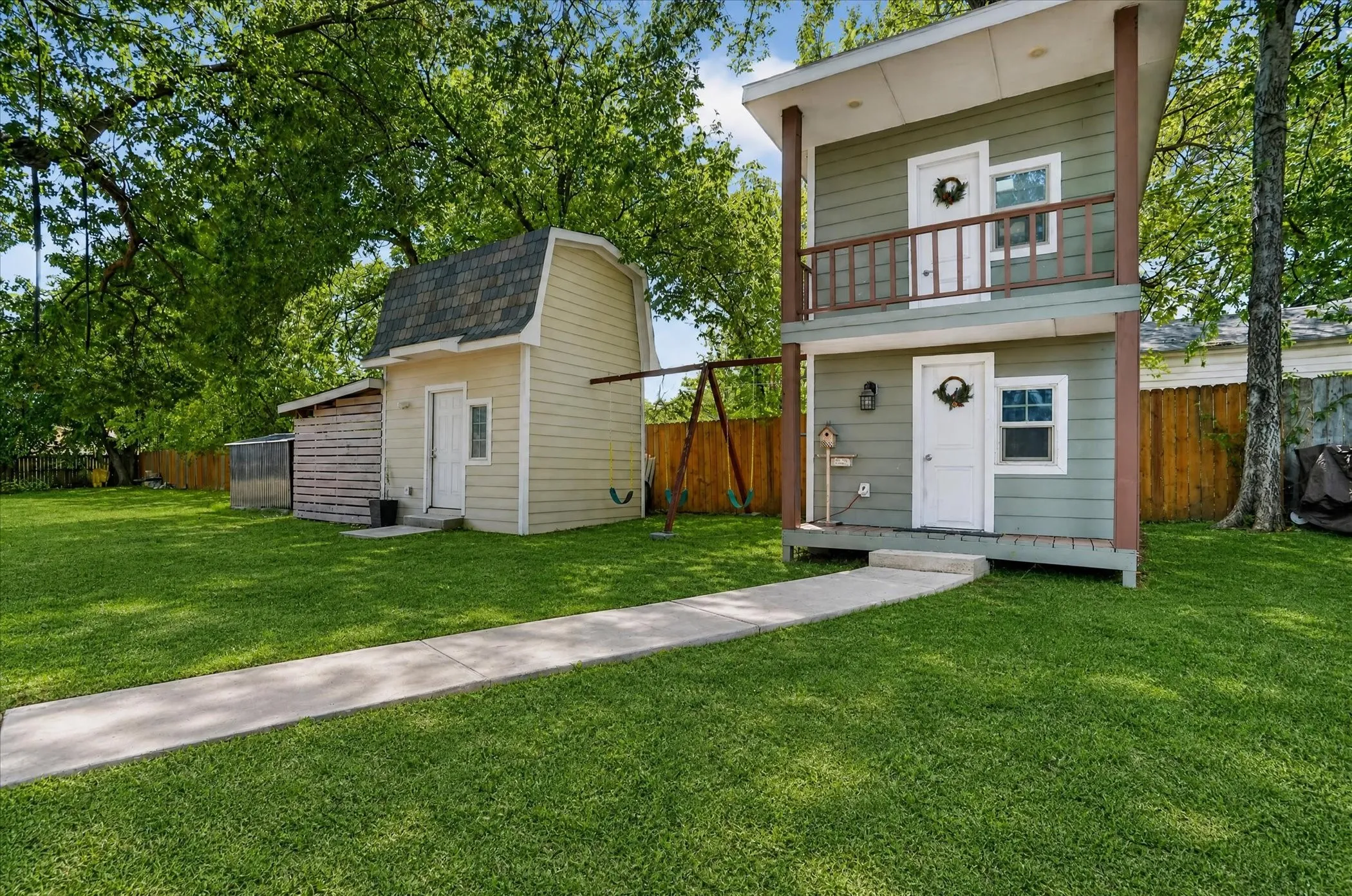 Single Family Residence For Sale in Tarrant County , 5712 Dana Drive, Haltom City, Texas 76117, 3 Bedroom, 2 Bathroom, Garage spaces, 1,811 Sqft, built in 1946, mls#21375555, Real Estate Agent in Haltom City, Homes For Sale in Tarrant county, Homes For Sale in Haltom City, Realtor in Haltom City Texas, Real Estate Brokerage Independent Realty Texas, Luminita Cordes Realtor