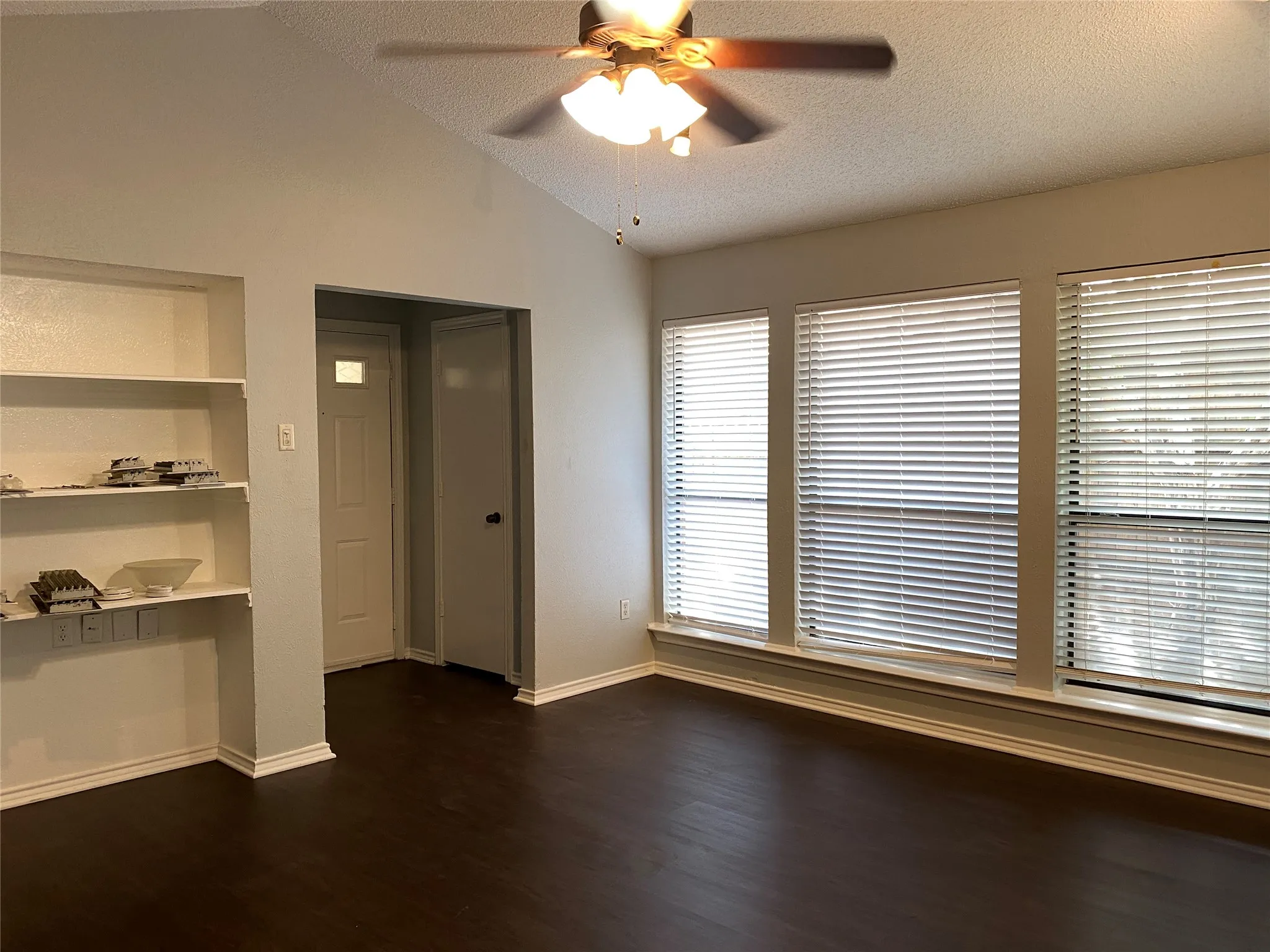 Duplex For Rent in Collin County , 8701 Holly Street, Frisco, Texas 75034, 3 Bedroom, 2 Bathroom, Garage spaces, 2,320 Sqft, built in 1986, mls#21375546, Real Estate Agent in Frisco, Homes For Rent in Collin county, Homes For Rent in Frisco, Realtor in Frisco Texas, Real Estate Brokerage Independent Realty Texas, Luminita Cordes Realtor