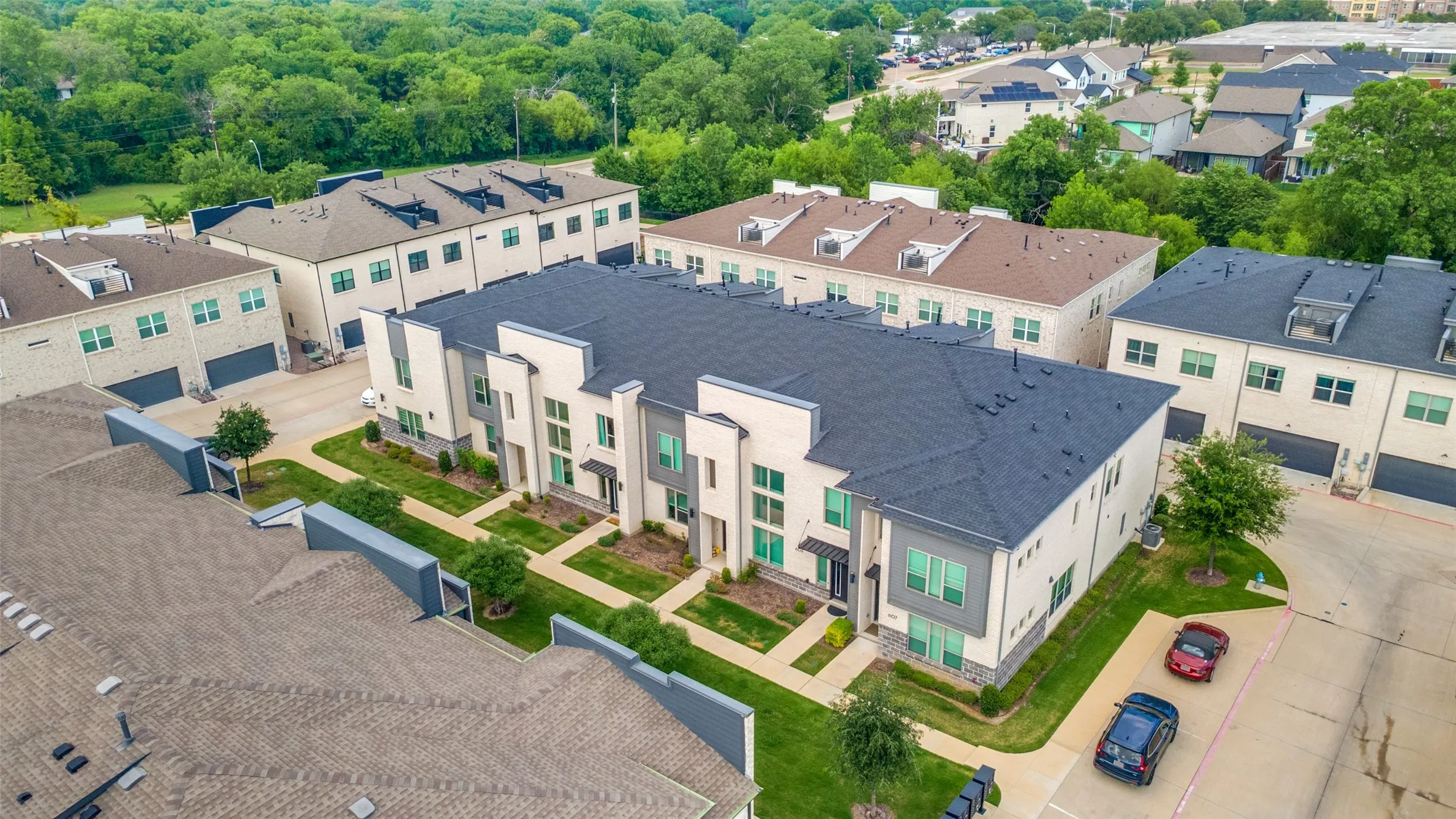 Townhouse For Sale in Collin County , 613 Collier Drive, Plano, Texas 75075, 2 Bedroom, 3 Bathroom, 2 Garage spaces, 1,672 Sqft, built in 2021, mls#21373594, Real Estate Agent in Plano, Homes For Sale in Collin county, Homes For Sale in Plano, Realtor in Plano Texas, Real Estate Brokerage Independent Realty Texas, Luminita Cordes Realtor