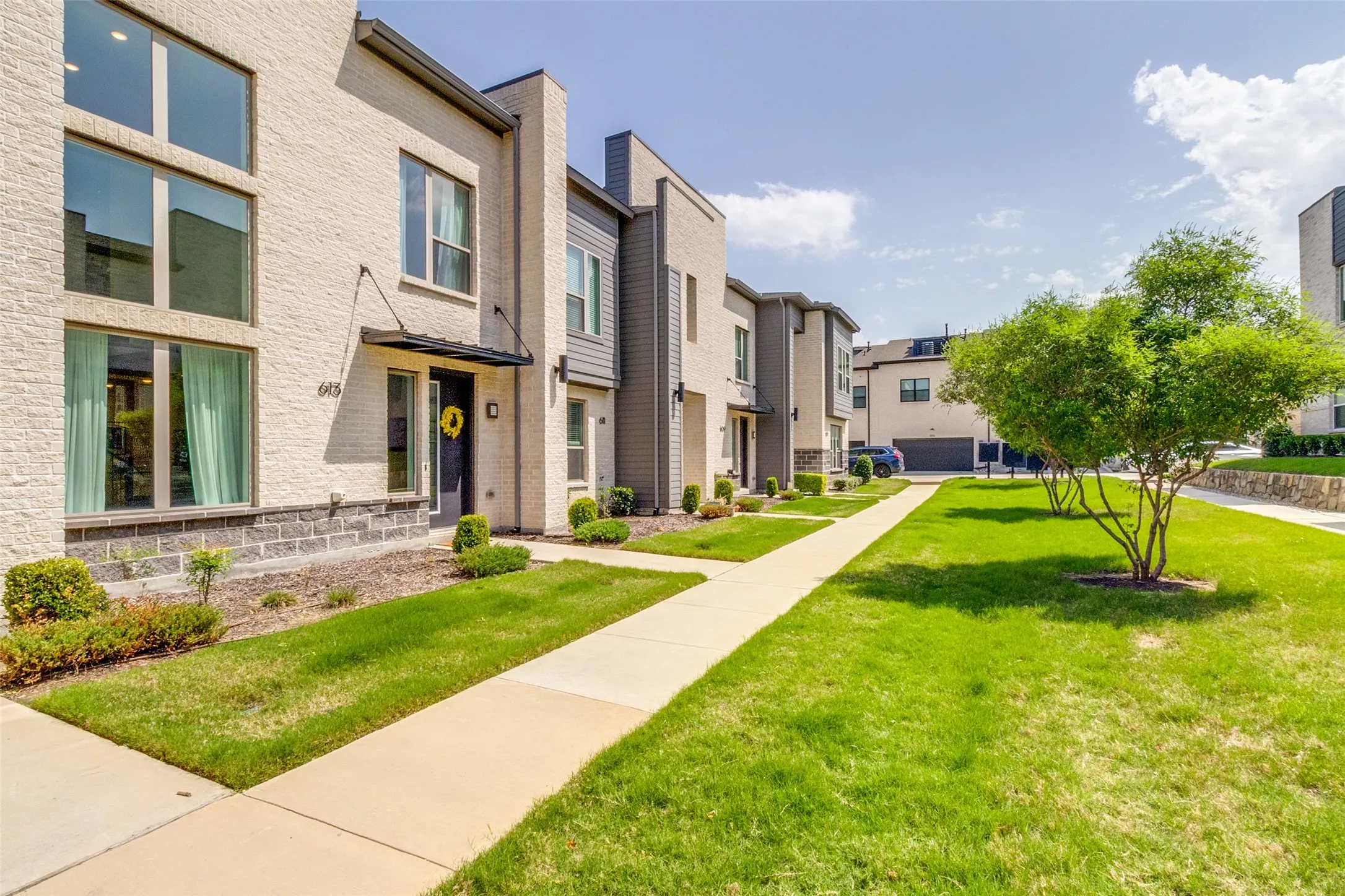 Townhouse For Sale in Collin County , 613 Collier Drive, Plano, Texas 75075, 2 Bedroom, 3 Bathroom, 2 Garage spaces, 1,672 Sqft, built in 2021, mls#21373594, Real Estate Agent in Plano, Homes For Sale in Collin county, Homes For Sale in Plano, Realtor in Plano Texas, Real Estate Brokerage Independent Realty Texas, Luminita Cordes Realtor