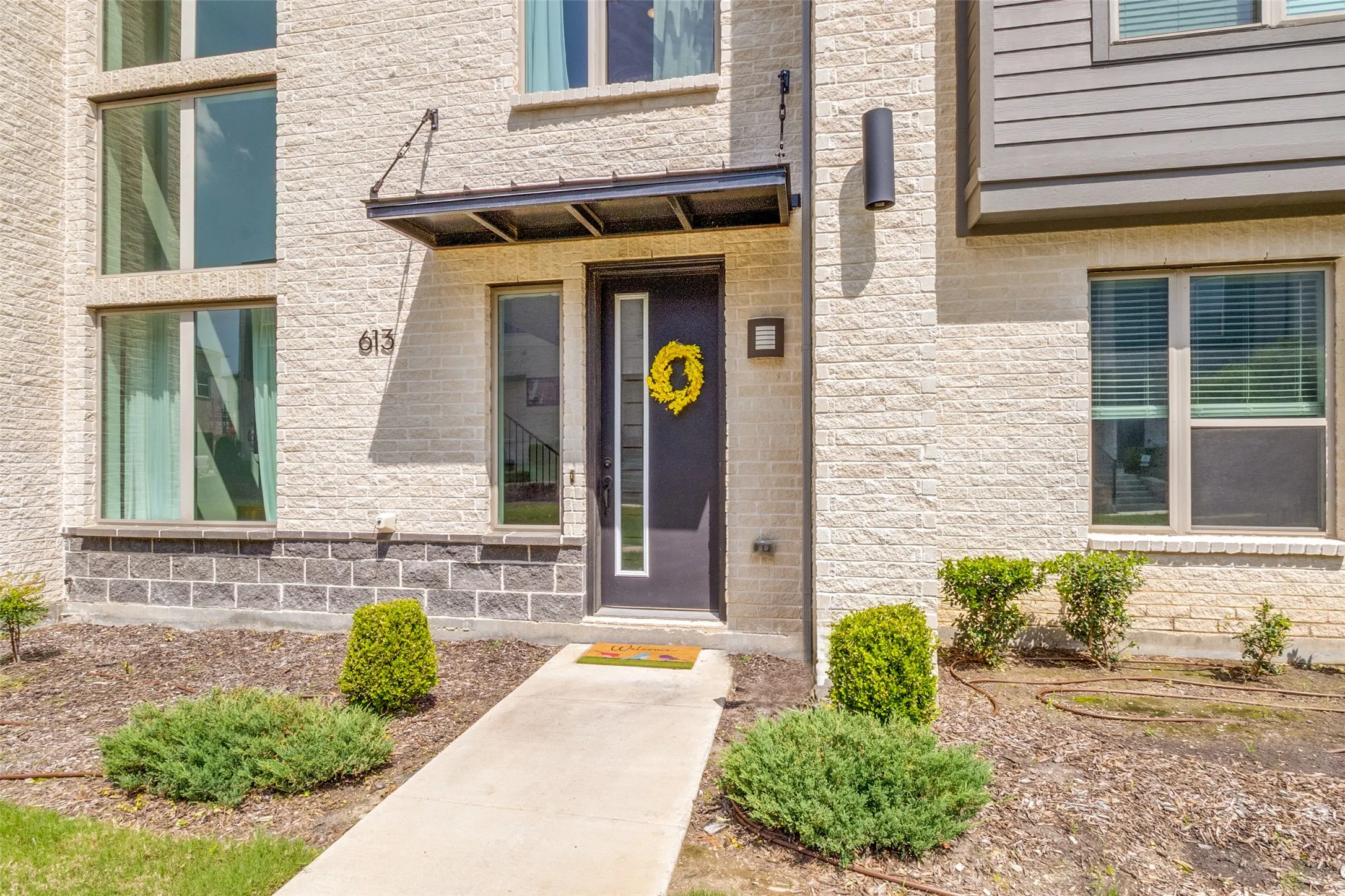 Townhouse For Sale in Collin County , 613 Collier Drive, Plano, Texas 75075, 2 Bedroom, 3 Bathroom, 2 Garage spaces, 1,672 Sqft, built in 2021, mls#21373594, Real Estate Agent in Plano, Homes For Sale in Collin county, Homes For Sale in Plano, Realtor in Plano Texas, Real Estate Brokerage Independent Realty Texas, Luminita Cordes Realtor