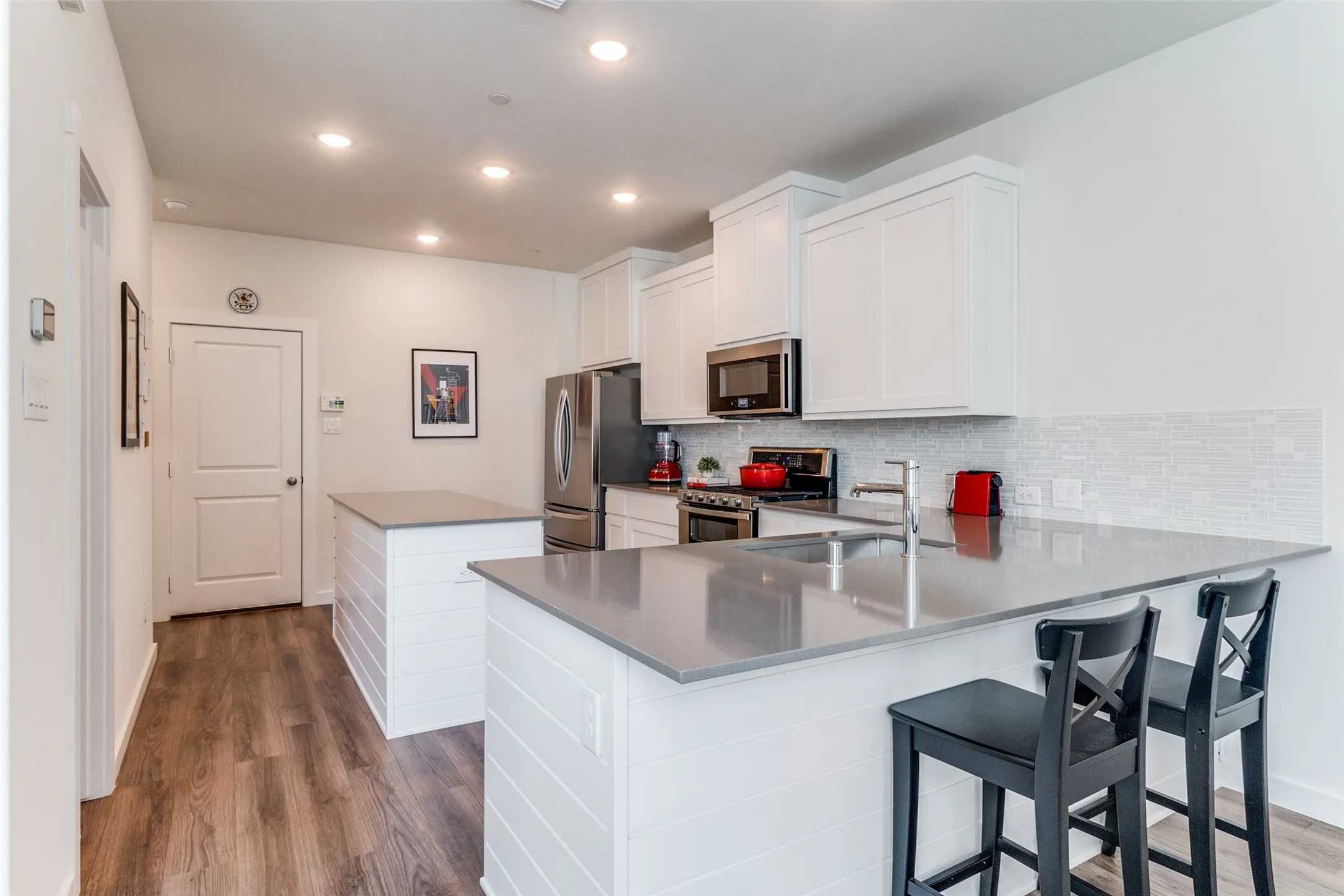 Townhouse For Sale in Collin County , 613 Collier Drive, Plano, Texas 75075, 2 Bedroom, 3 Bathroom, 2 Garage spaces, 1,672 Sqft, built in 2021, mls#21373594, Real Estate Agent in Plano, Homes For Sale in Collin county, Homes For Sale in Plano, Realtor in Plano Texas, Real Estate Brokerage Independent Realty Texas, Luminita Cordes Realtor