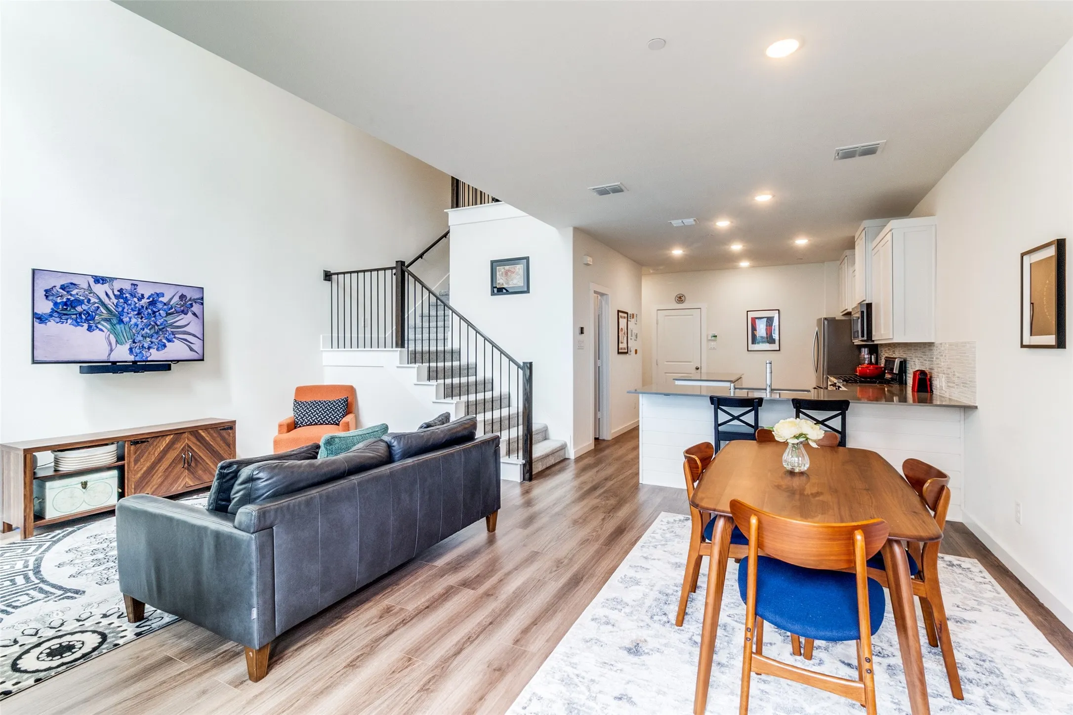 Townhouse For Sale in Collin County , 613 Collier Drive, Plano, Texas 75075, 2 Bedroom, 3 Bathroom, 2 Garage spaces, 1,672 Sqft, built in 2021, mls#21373594, Real Estate Agent in Plano, Homes For Sale in Collin county, Homes For Sale in Plano, Realtor in Plano Texas, Real Estate Brokerage Independent Realty Texas, Luminita Cordes Realtor