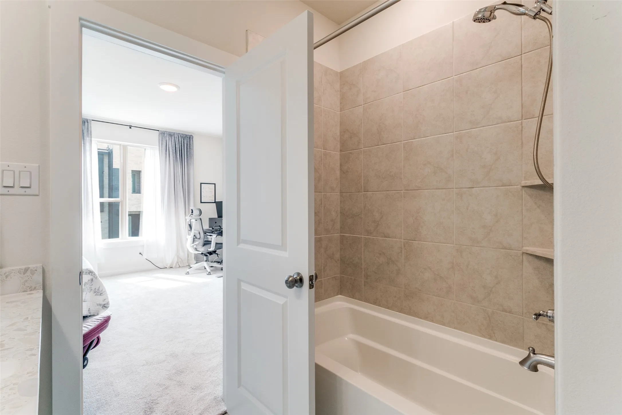 Townhouse For Sale in Collin County , 613 Collier Drive, Plano, Texas 75075, 2 Bedroom, 3 Bathroom, 2 Garage spaces, 1,672 Sqft, built in 2021, mls#21373594, Real Estate Agent in Plano, Homes For Sale in Collin county, Homes For Sale in Plano, Realtor in Plano Texas, Real Estate Brokerage Independent Realty Texas, Luminita Cordes Realtor