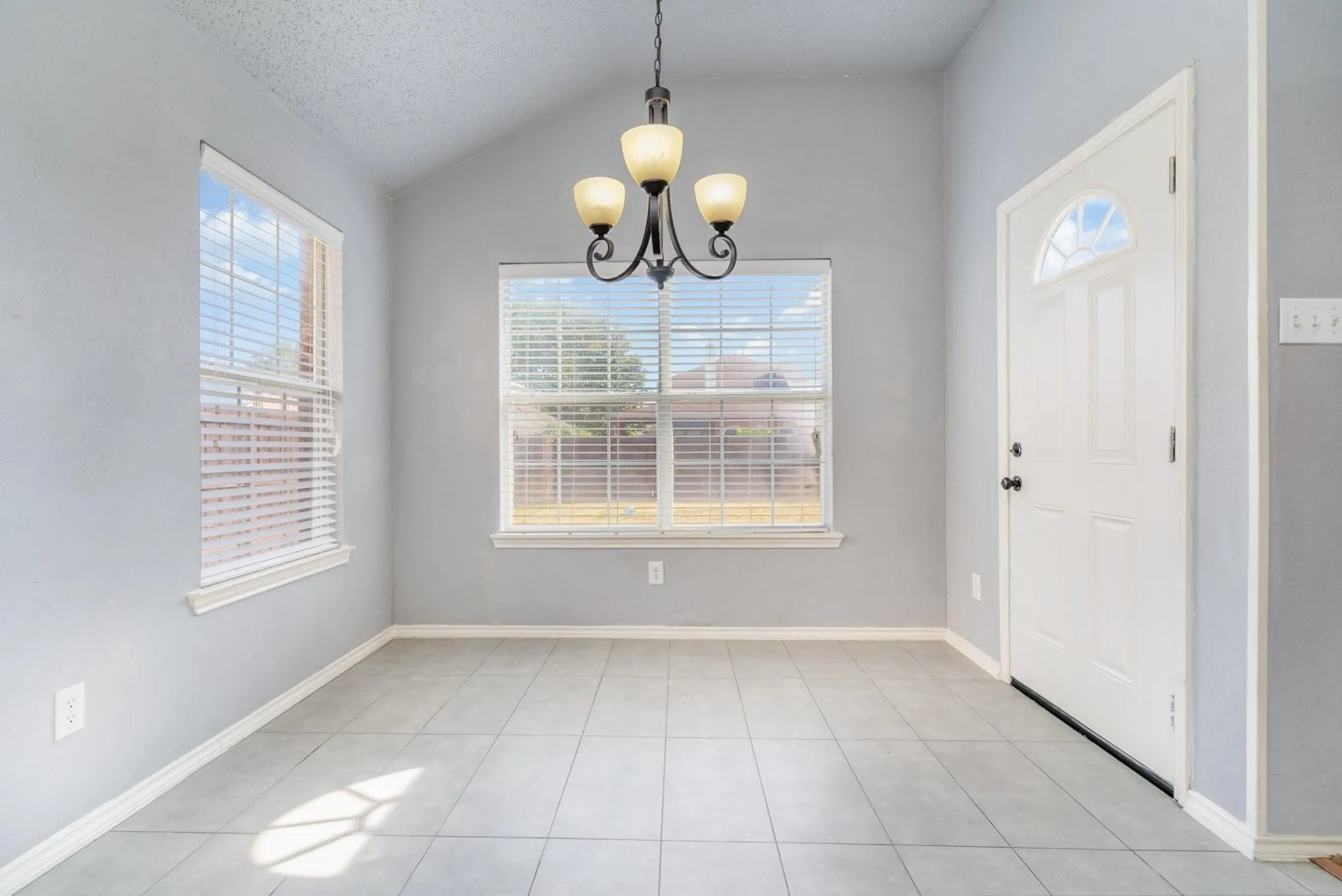Single Family Residence For Rent in Collin County , 1534 Harvest Run Drive, Allen, Texas 75002, 3 Bedroom, 2 Bathroom, 2 Garage spaces, 1,513 Sqft, built in 1992, mls#21375551, Real Estate Agent in Allen, Homes For Rent in Collin county, Homes For Rent in Allen, Realtor in Allen Texas, Real Estate Brokerage Independent Realty Texas, Luminita Cordes Realtor