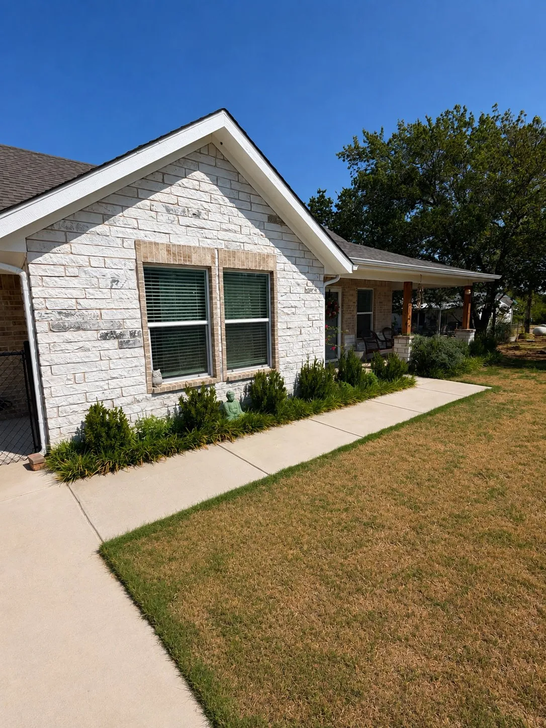 Single Family Residence For Sale in Hood County , 5546 Mesa Loop, Granbury, Texas 76048, 2 Bedroom, 2 Bathroom, Garage spaces, 1,313 Sqft, built in 2023, mls#21375281, Real Estate Agent in Granbury, Homes For Sale in Hood county, Homes For Sale in Granbury, Realtor in Granbury Texas, Real Estate Brokerage Independent Realty Texas, Luminita Cordes Realtor