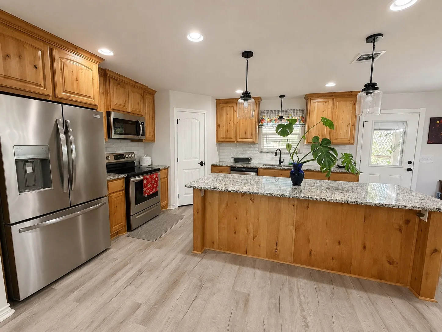 Single Family Residence For Sale in Hood County , 5546 Mesa Loop, Granbury, Texas 76048, 2 Bedroom, 2 Bathroom, Garage spaces, 1,313 Sqft, built in 2023, mls#21375281, Real Estate Agent in Granbury, Homes For Sale in Hood county, Homes For Sale in Granbury, Realtor in Granbury Texas, Real Estate Brokerage Independent Realty Texas, Luminita Cordes Realtor