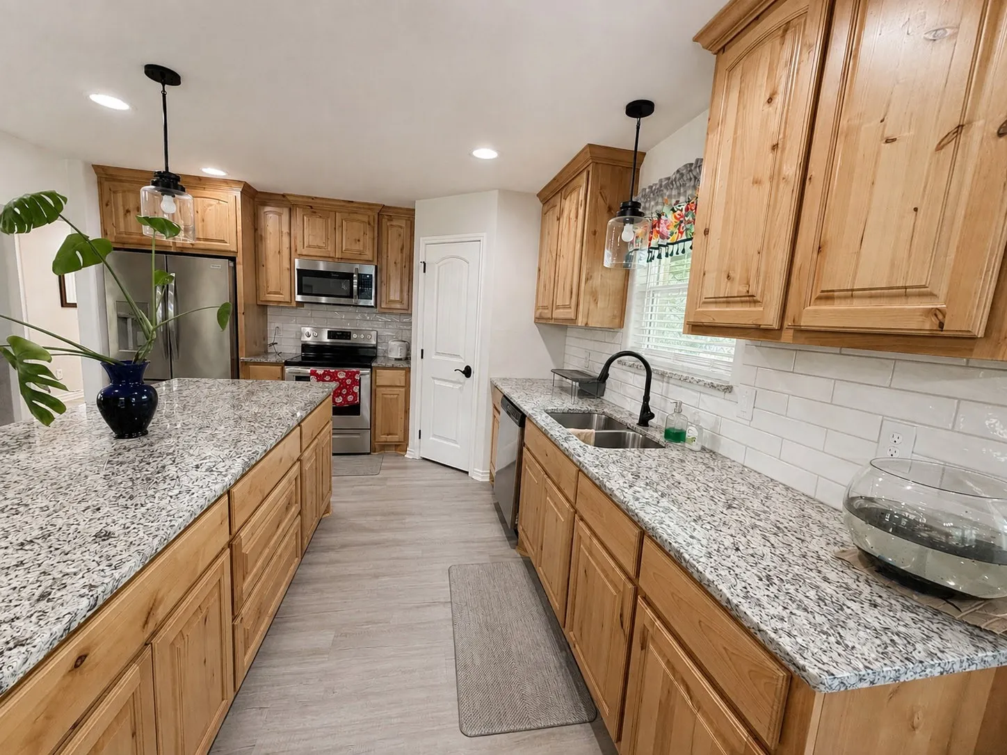 Single Family Residence For Sale in Hood County , 5546 Mesa Loop, Granbury, Texas 76048, 2 Bedroom, 2 Bathroom, Garage spaces, 1,313 Sqft, built in 2023, mls#21375281, Real Estate Agent in Granbury, Homes For Sale in Hood county, Homes For Sale in Granbury, Realtor in Granbury Texas, Real Estate Brokerage Independent Realty Texas, Luminita Cordes Realtor