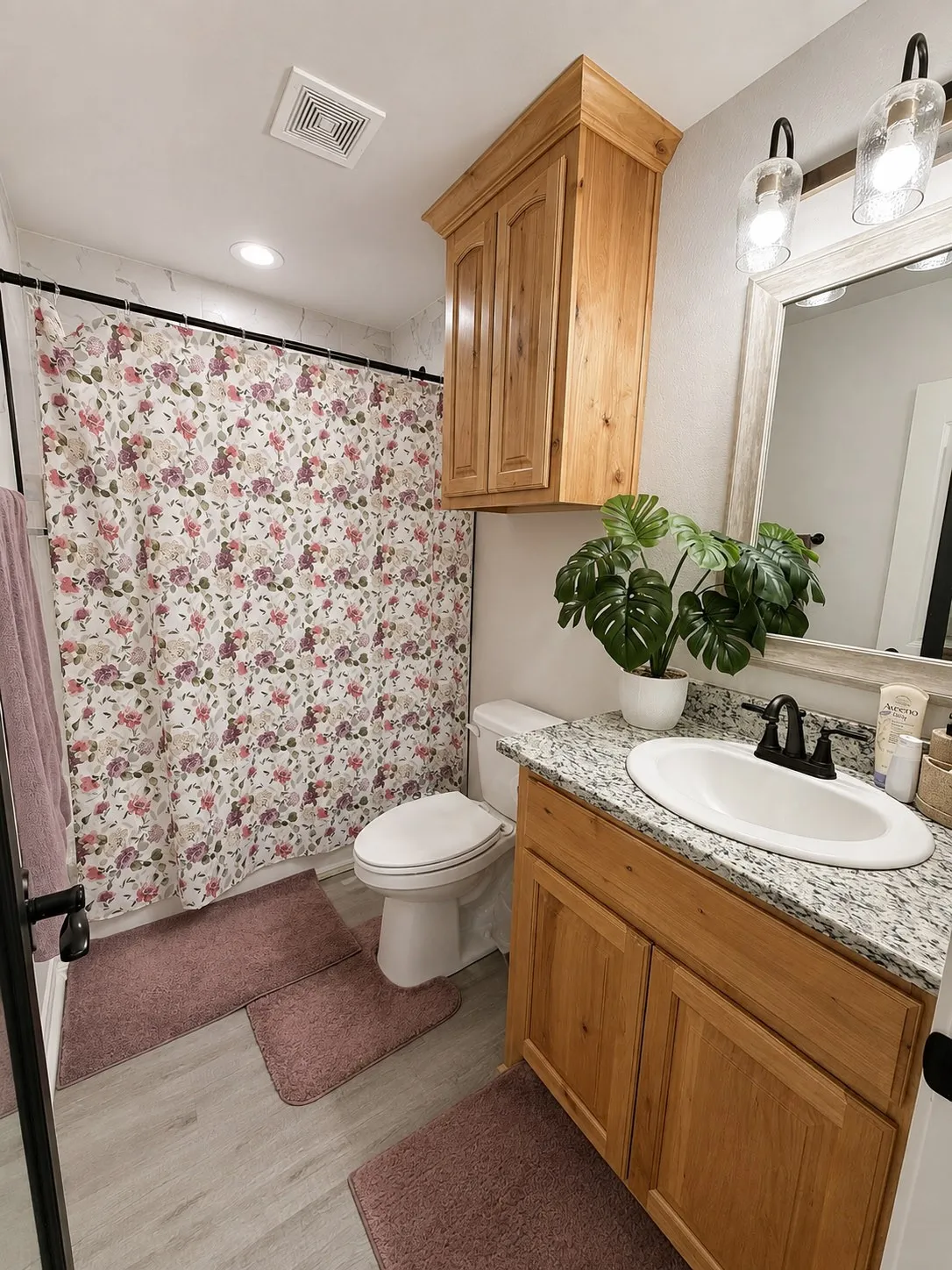 Single Family Residence For Sale in Hood County , 5546 Mesa Loop, Granbury, Texas 76048, 2 Bedroom, 2 Bathroom, Garage spaces, 1,313 Sqft, built in 2023, mls#21375281, Real Estate Agent in Granbury, Homes For Sale in Hood county, Homes For Sale in Granbury, Realtor in Granbury Texas, Real Estate Brokerage Independent Realty Texas, Luminita Cordes Realtor