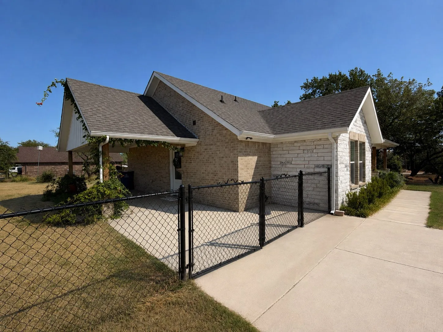 Single Family Residence For Sale in Hood County , 5546 Mesa Loop, Granbury, Texas 76048, 2 Bedroom, 2 Bathroom, Garage spaces, 1,313 Sqft, built in 2023, mls#21375281, Real Estate Agent in Granbury, Homes For Sale in Hood county, Homes For Sale in Granbury, Realtor in Granbury Texas, Real Estate Brokerage Independent Realty Texas, Luminita Cordes Realtor