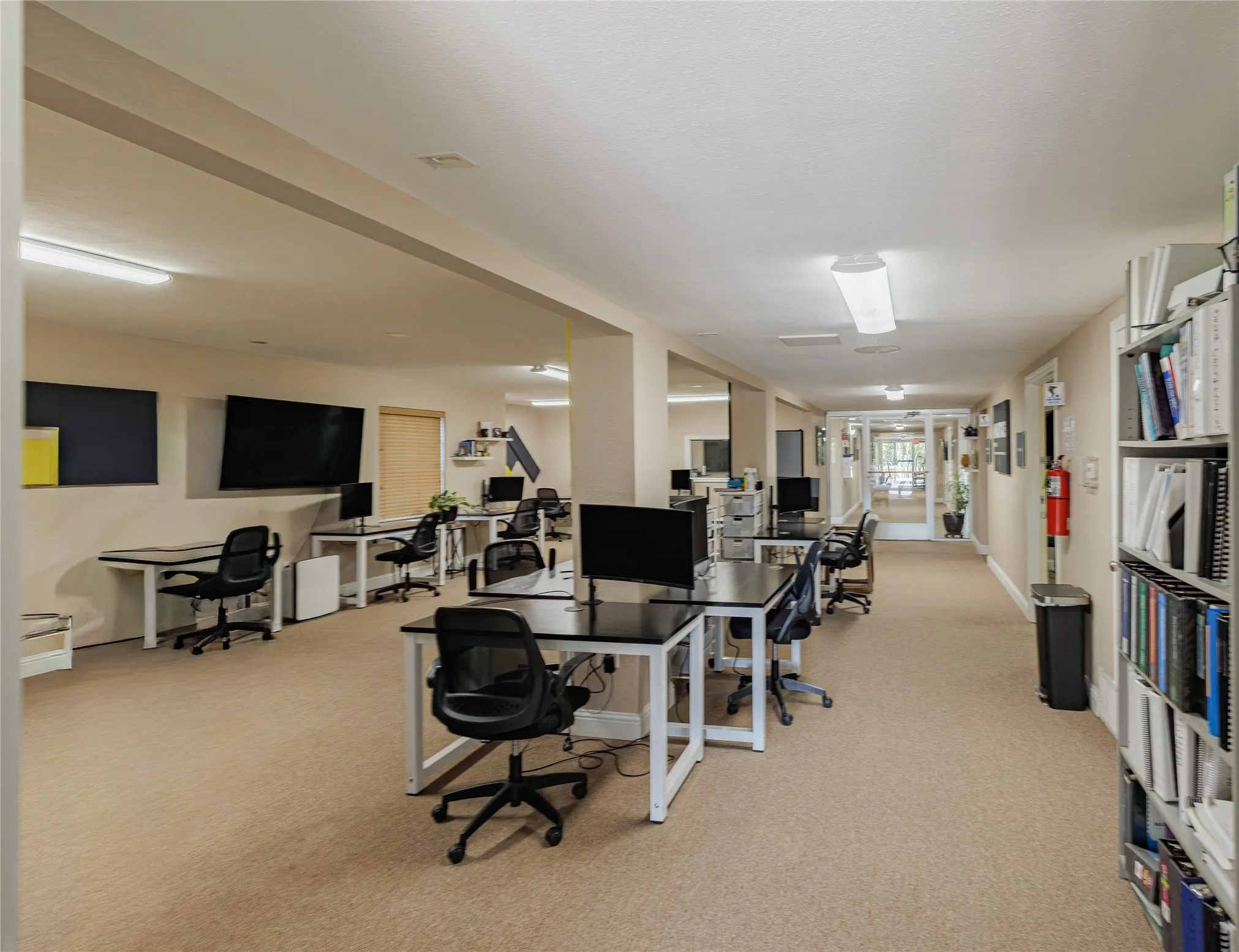 Office For Sale in Wise County , 1210 S Business 287 Highway, Decatur, Texas 76234, 0, 0, Garage spaces, 0 Sqft, built in 1968, mls#21373590, Real Estate Agent in Decatur, Homes For Sale in Wise county, Homes For Sale in Decatur, Realtor in Decatur Texas, Real Estate Brokerage Independent Realty Texas, Luminita Cordes Realtor