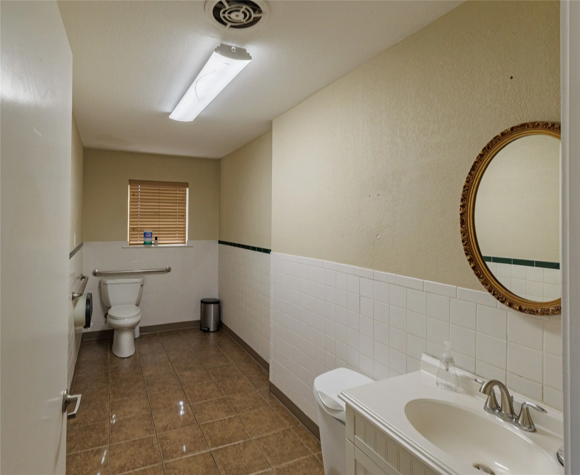 Office For Sale in Wise County , 1210 S Business 287 Highway, Decatur, Texas 76234, 0, 0, Garage spaces, 0 Sqft, built in 1968, mls#21373590, Real Estate Agent in Decatur, Homes For Sale in Wise county, Homes For Sale in Decatur, Realtor in Decatur Texas, Real Estate Brokerage Independent Realty Texas, Luminita Cordes Realtor