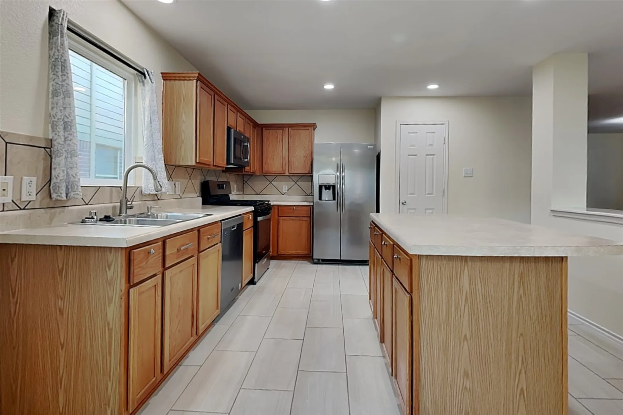 Single Family Residence For Rent in Collin County , 10133 Coolidge Drive, Mc Kinney, Texas 75072, 4 Bedroom, 3 Bathroom, 2 Garage spaces, 2,689 Sqft, built in 2005, mls#21375543, Real Estate Agent in Mc Kinney, Homes For Rent in Collin county, Homes For Rent in Mc Kinney, Realtor in Mc Kinney Texas, Real Estate Brokerage Independent Realty Texas, Luminita Cordes Realtor