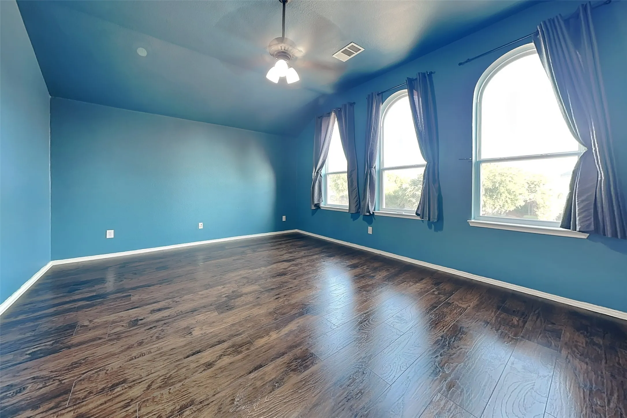 Single Family Residence For Rent in Collin County , 10133 Coolidge Drive, Mc Kinney, Texas 75072, 4 Bedroom, 3 Bathroom, 2 Garage spaces, 2,689 Sqft, built in 2005, mls#21375543, Real Estate Agent in Mc Kinney, Homes For Rent in Collin county, Homes For Rent in Mc Kinney, Realtor in Mc Kinney Texas, Real Estate Brokerage Independent Realty Texas, Luminita Cordes Realtor