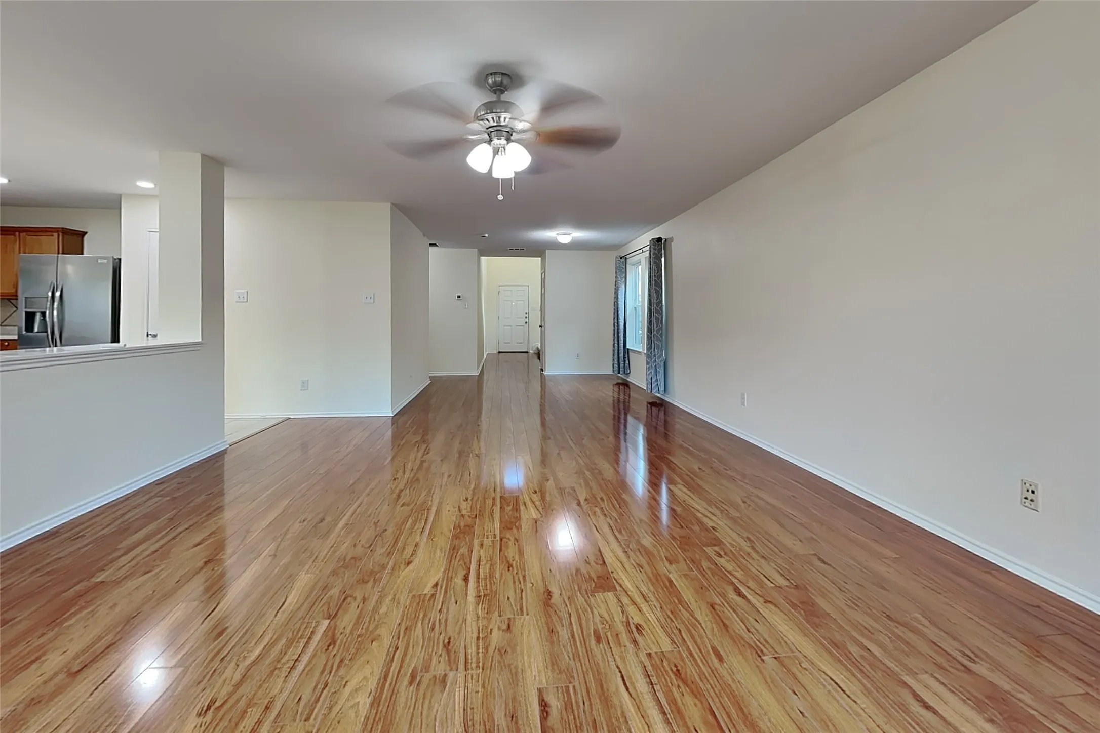 Single Family Residence For Rent in Collin County , 10133 Coolidge Drive, Mc Kinney, Texas 75072, 4 Bedroom, 3 Bathroom, 2 Garage spaces, 2,689 Sqft, built in 2005, mls#21375543, Real Estate Agent in Mc Kinney, Homes For Rent in Collin county, Homes For Rent in Mc Kinney, Realtor in Mc Kinney Texas, Real Estate Brokerage Independent Realty Texas, Luminita Cordes Realtor