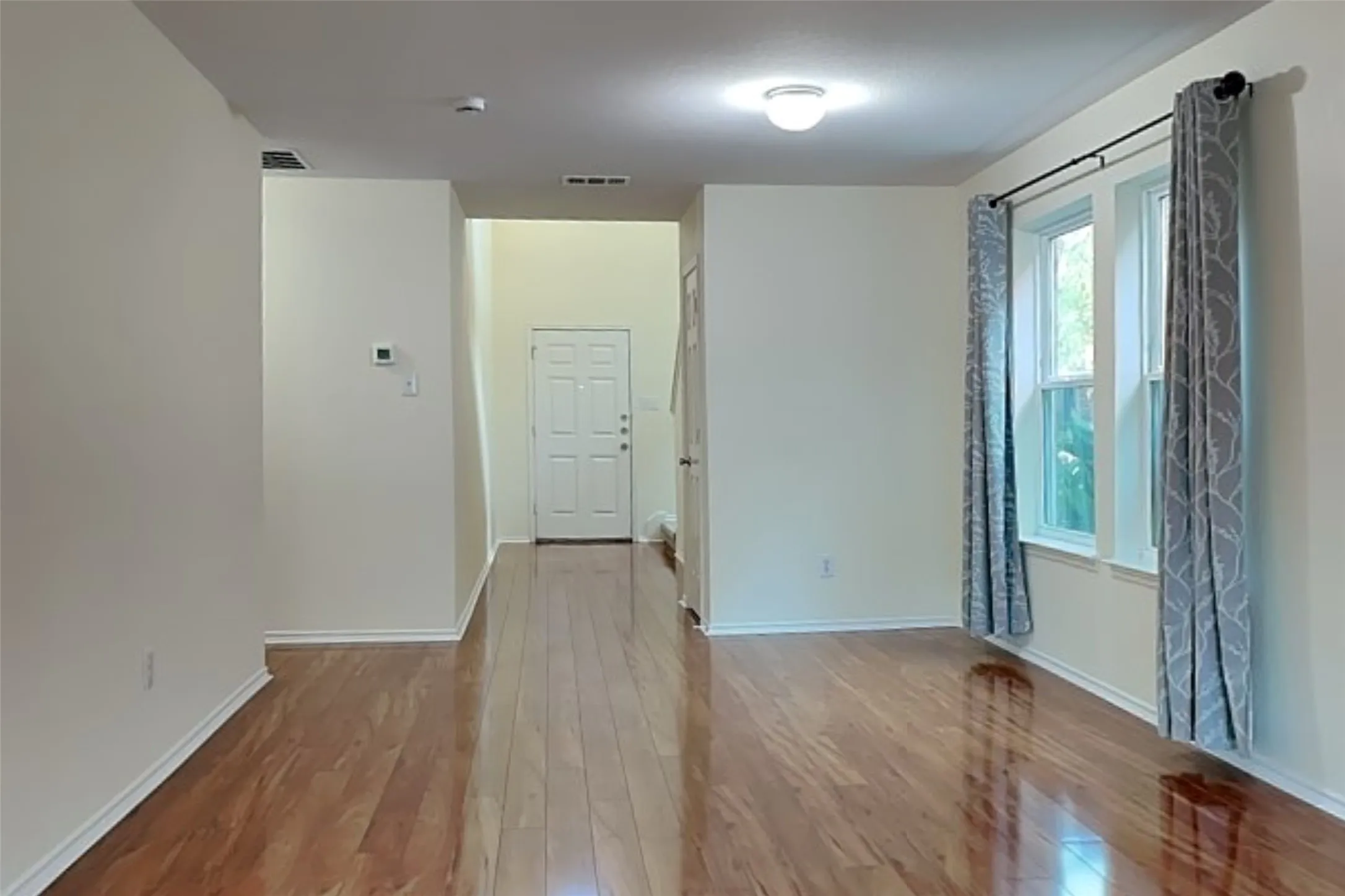 Single Family Residence For Rent in Collin County , 10133 Coolidge Drive, Mc Kinney, Texas 75072, 4 Bedroom, 3 Bathroom, 2 Garage spaces, 2,689 Sqft, built in 2005, mls#21375543, Real Estate Agent in Mc Kinney, Homes For Rent in Collin county, Homes For Rent in Mc Kinney, Realtor in Mc Kinney Texas, Real Estate Brokerage Independent Realty Texas, Luminita Cordes Realtor