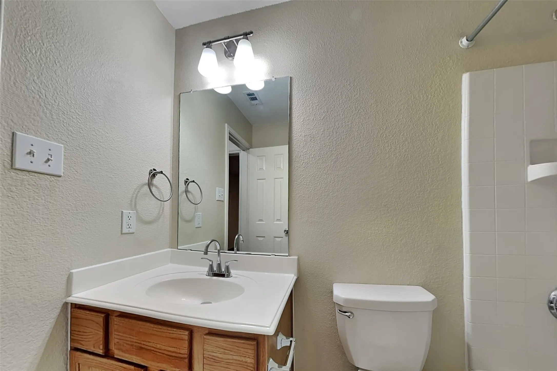 Single Family Residence For Rent in Collin County , 10133 Coolidge Drive, Mc Kinney, Texas 75072, 4 Bedroom, 3 Bathroom, 2 Garage spaces, 2,689 Sqft, built in 2005, mls#21375543, Real Estate Agent in Mc Kinney, Homes For Rent in Collin county, Homes For Rent in Mc Kinney, Realtor in Mc Kinney Texas, Real Estate Brokerage Independent Realty Texas, Luminita Cordes Realtor