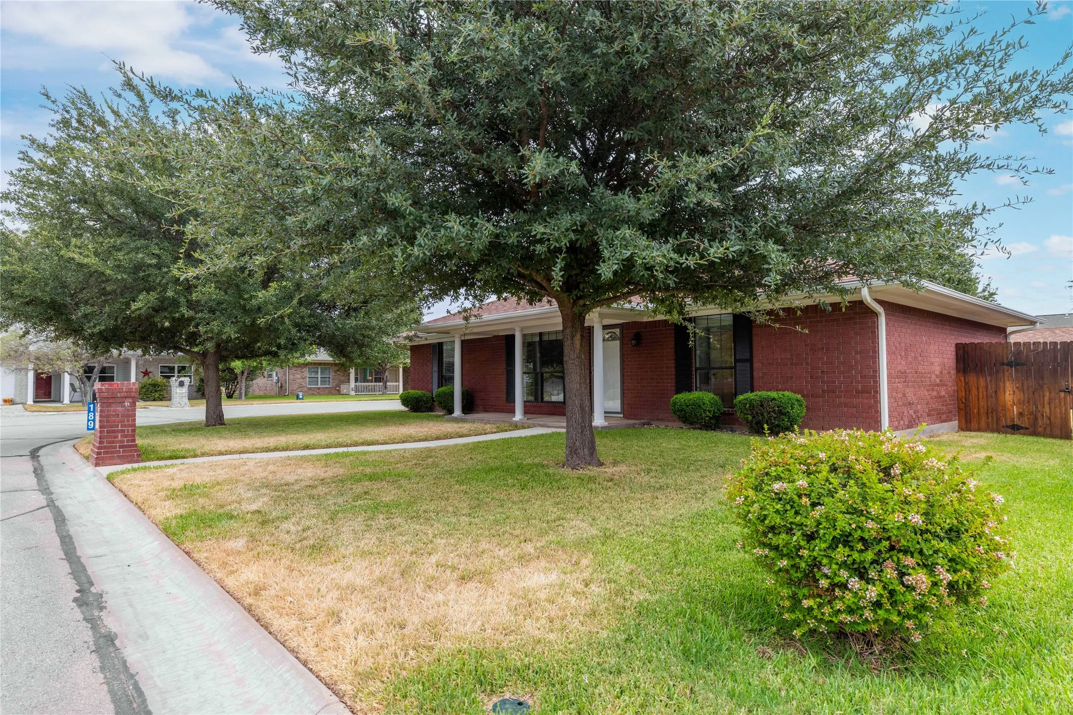 Single Family Residence For Sale in Brown County , 189 Abby Road, Early, Texas 76802, 3 Bedroom, 2 Bathroom, 2 Garage spaces, 1,507 Sqft, built in 2006, mls#21375558, Real Estate Agent in Early, Homes For Sale in Brown county, Homes For Sale in Early, Realtor in Early Texas, Real Estate Brokerage Independent Realty Texas, Luminita Cordes Realtor