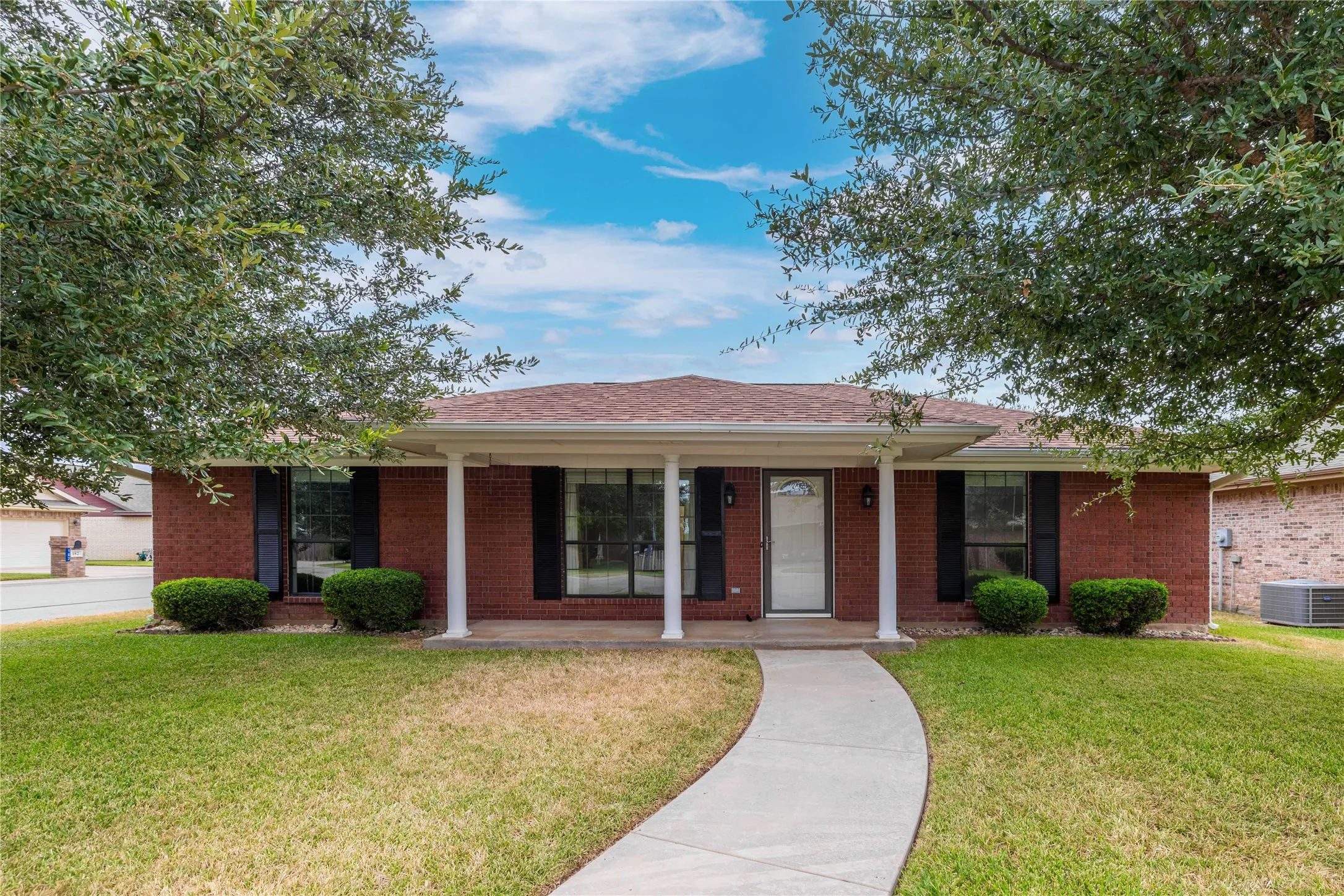Single Family Residence For Sale in Brown County , 189 Abby Road, Early, Texas 76802, 3 Bedroom, 2 Bathroom, 2 Garage spaces, 1,507 Sqft, built in 2006, mls#21375558, Real Estate Agent in Early, Homes For Sale in Brown county, Homes For Sale in Early, Realtor in Early Texas, Real Estate Brokerage Independent Realty Texas, Luminita Cordes Realtor