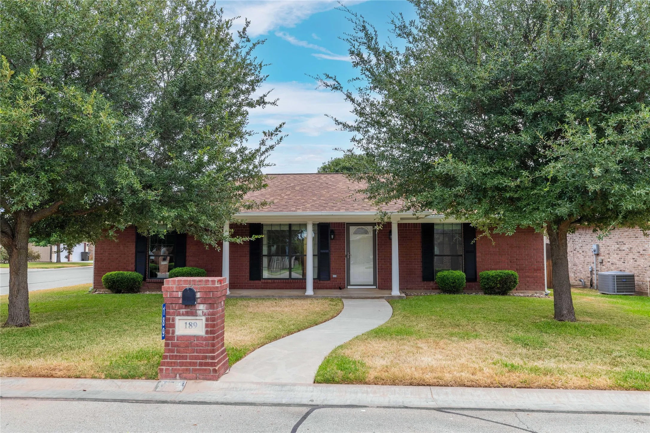 Single Family Residence For Sale in Brown County , 189 Abby Road, Early, Texas 76802, 3 Bedroom, 2 Bathroom, 2 Garage spaces, 1,507 Sqft, built in 2006, mls#21375558, Real Estate Agent in Early, Homes For Sale in Brown county, Homes For Sale in Early, Realtor in Early Texas, Real Estate Brokerage Independent Realty Texas, Luminita Cordes Realtor