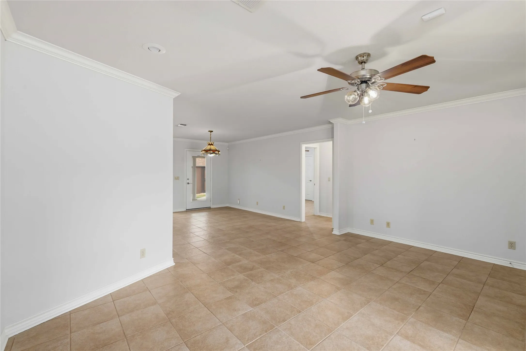 Single Family Residence For Sale in Brown County , 189 Abby Road, Early, Texas 76802, 3 Bedroom, 2 Bathroom, 2 Garage spaces, 1,507 Sqft, built in 2006, mls#21375558, Real Estate Agent in Early, Homes For Sale in Brown county, Homes For Sale in Early, Realtor in Early Texas, Real Estate Brokerage Independent Realty Texas, Luminita Cordes Realtor