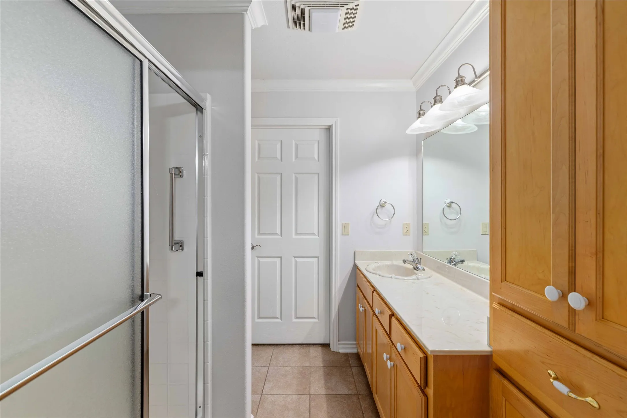 Single Family Residence For Sale in Brown County , 189 Abby Road, Early, Texas 76802, 3 Bedroom, 2 Bathroom, 2 Garage spaces, 1,507 Sqft, built in 2006, mls#21375558, Real Estate Agent in Early, Homes For Sale in Brown county, Homes For Sale in Early, Realtor in Early Texas, Real Estate Brokerage Independent Realty Texas, Luminita Cordes Realtor