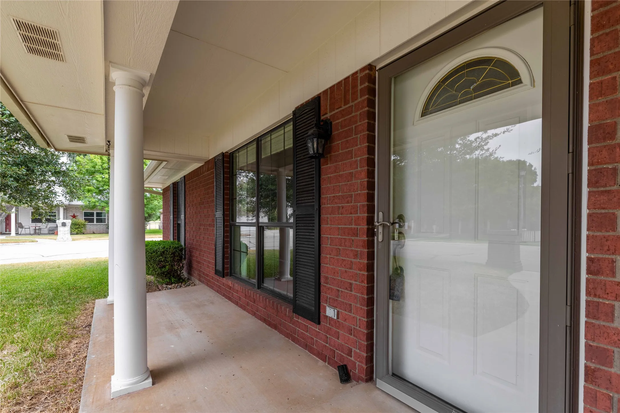Single Family Residence For Sale in Brown County , 189 Abby Road, Early, Texas 76802, 3 Bedroom, 2 Bathroom, 2 Garage spaces, 1,507 Sqft, built in 2006, mls#21375558, Real Estate Agent in Early, Homes For Sale in Brown county, Homes For Sale in Early, Realtor in Early Texas, Real Estate Brokerage Independent Realty Texas, Luminita Cordes Realtor