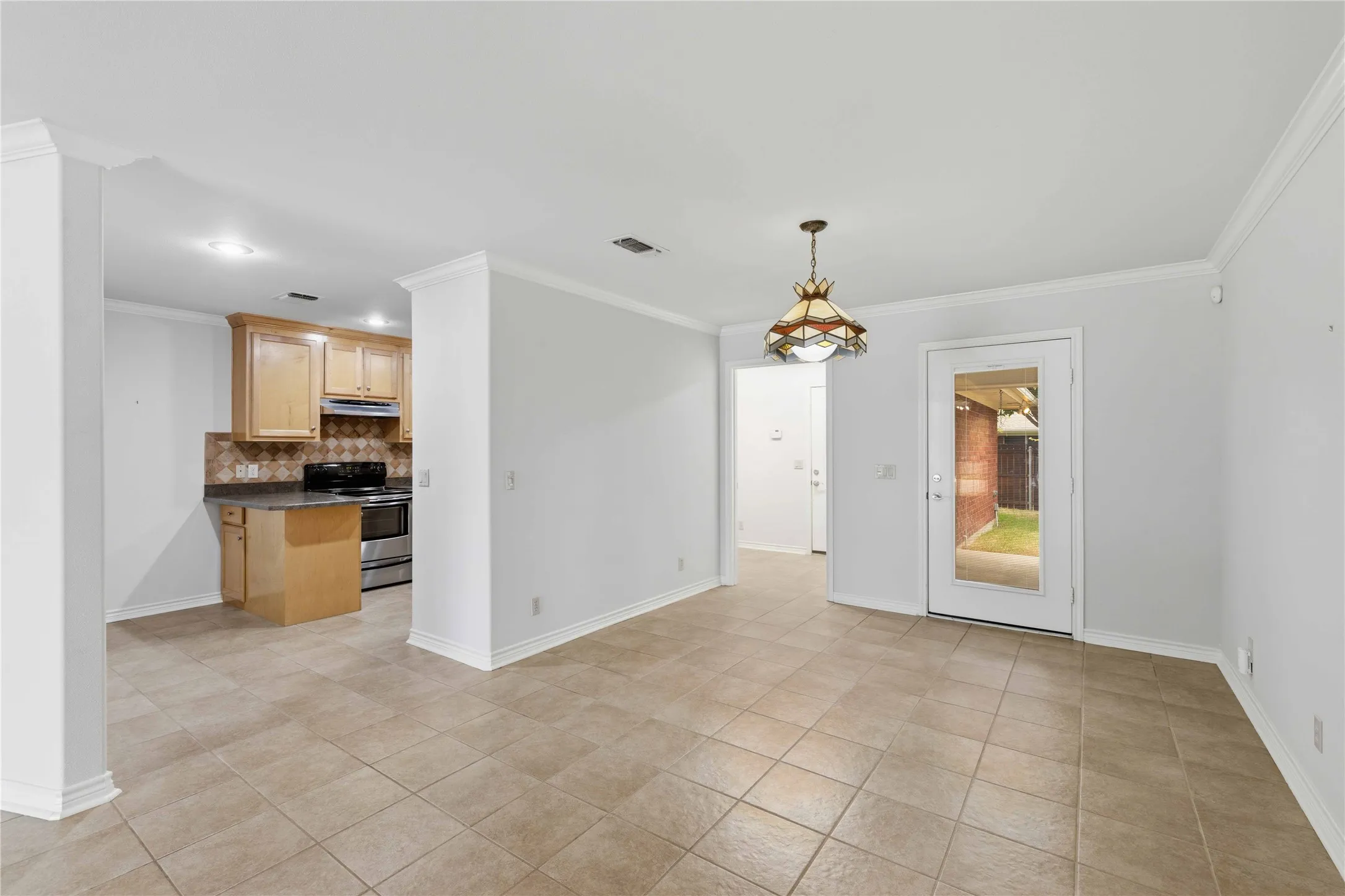 Single Family Residence For Sale in Brown County , 189 Abby Road, Early, Texas 76802, 3 Bedroom, 2 Bathroom, 2 Garage spaces, 1,507 Sqft, built in 2006, mls#21375558, Real Estate Agent in Early, Homes For Sale in Brown county, Homes For Sale in Early, Realtor in Early Texas, Real Estate Brokerage Independent Realty Texas, Luminita Cordes Realtor