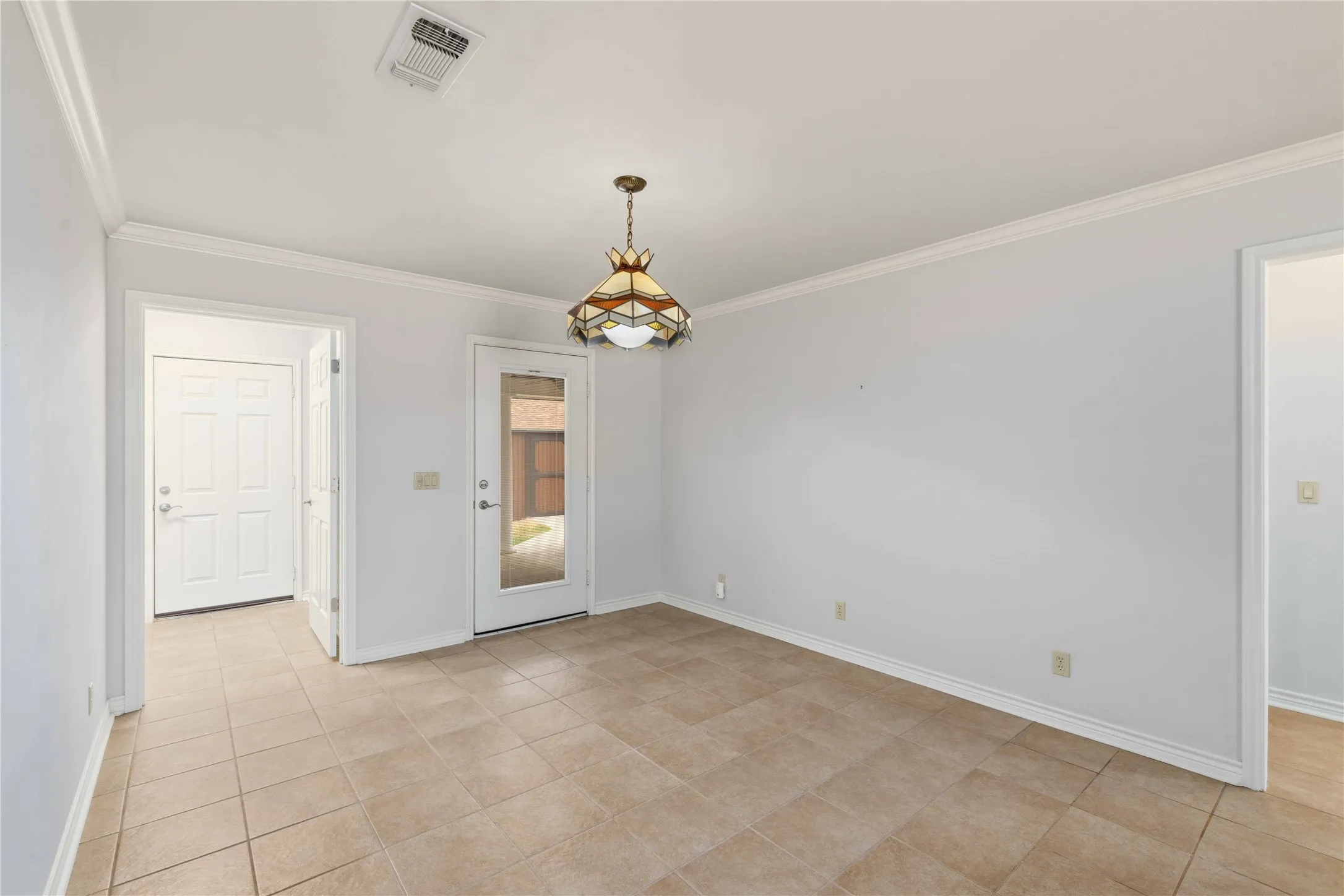 Single Family Residence For Sale in Brown County , 189 Abby Road, Early, Texas 76802, 3 Bedroom, 2 Bathroom, 2 Garage spaces, 1,507 Sqft, built in 2006, mls#21375558, Real Estate Agent in Early, Homes For Sale in Brown county, Homes For Sale in Early, Realtor in Early Texas, Real Estate Brokerage Independent Realty Texas, Luminita Cordes Realtor