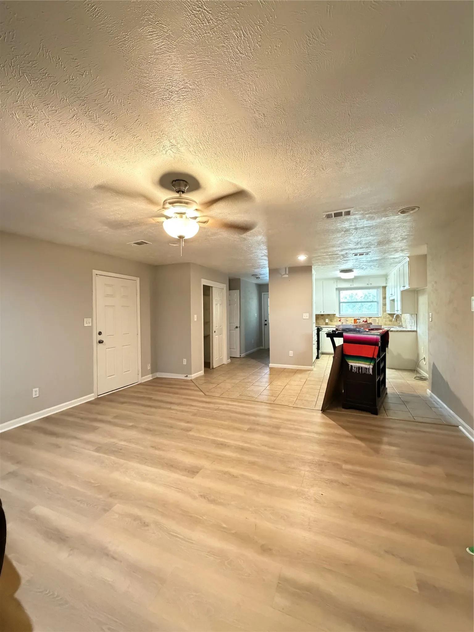 Single Family Residence For Rent in Tarrant County , 1621 Gill Street, Blue Mound, Texas 76131, 3 Bedroom, 2 Bathroom, 1 Garage spaces, 1,512 Sqft, built in 1960, mls#21368446, Real Estate Agent in Blue Mound, Homes For Rent in Tarrant county, Homes For Rent in Blue Mound, Realtor in Blue Mound Texas, Real Estate Brokerage Independent Realty Texas, Luminita Cordes Realtor