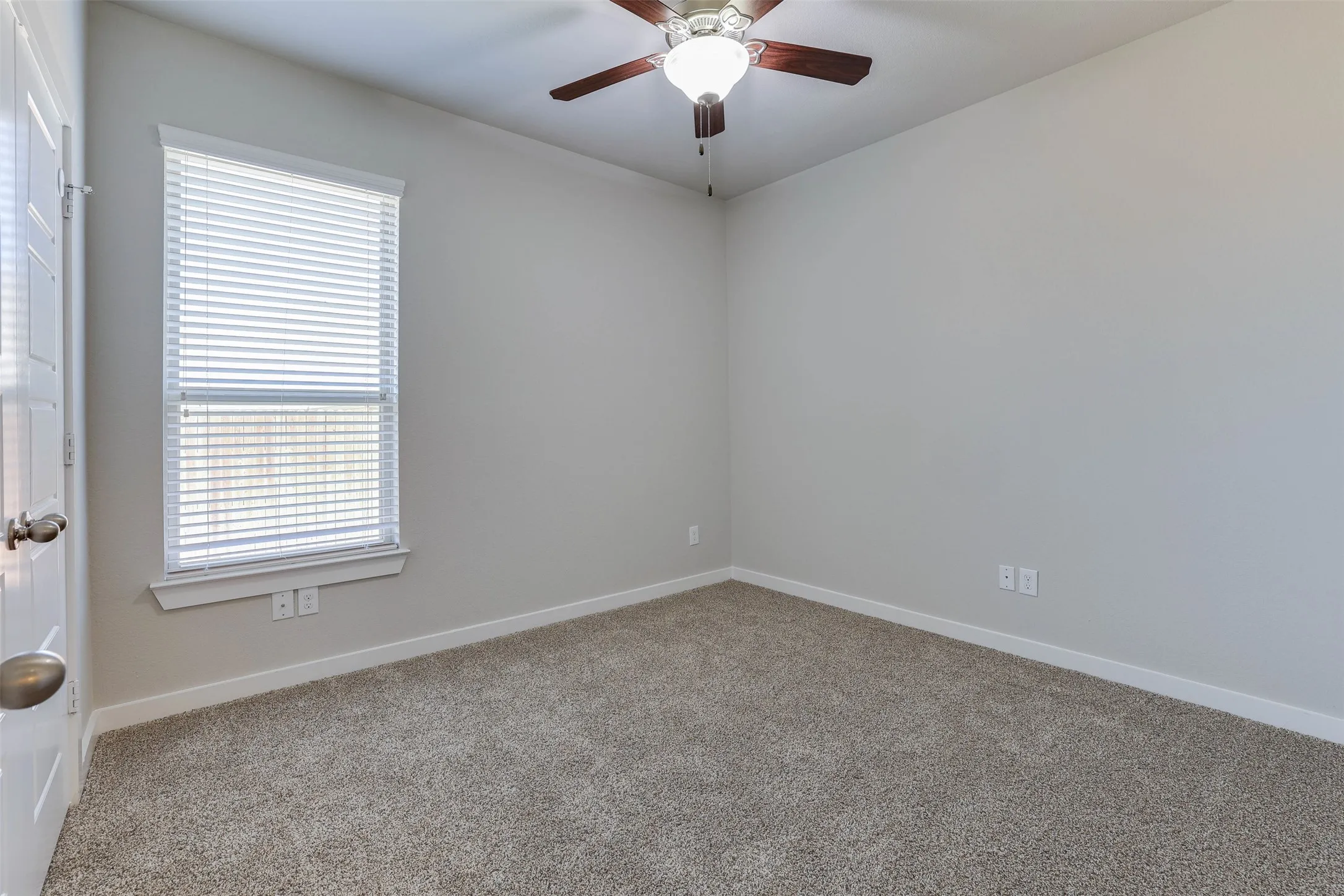 Duplex For Sale in Ellis County , 1029-1031 Skyview Court, Midlothian, Texas 76065, 6 Bedroom, 4 Bathroom, 2 Garage spaces, 2,504 Sqft, built in 2018, mls#21373655, Real Estate Agent in Midlothian, Homes For Sale in Ellis county, Homes For Sale in Midlothian, Realtor in Midlothian Texas, Real Estate Brokerage Independent Realty Texas, Luminita Cordes Realtor