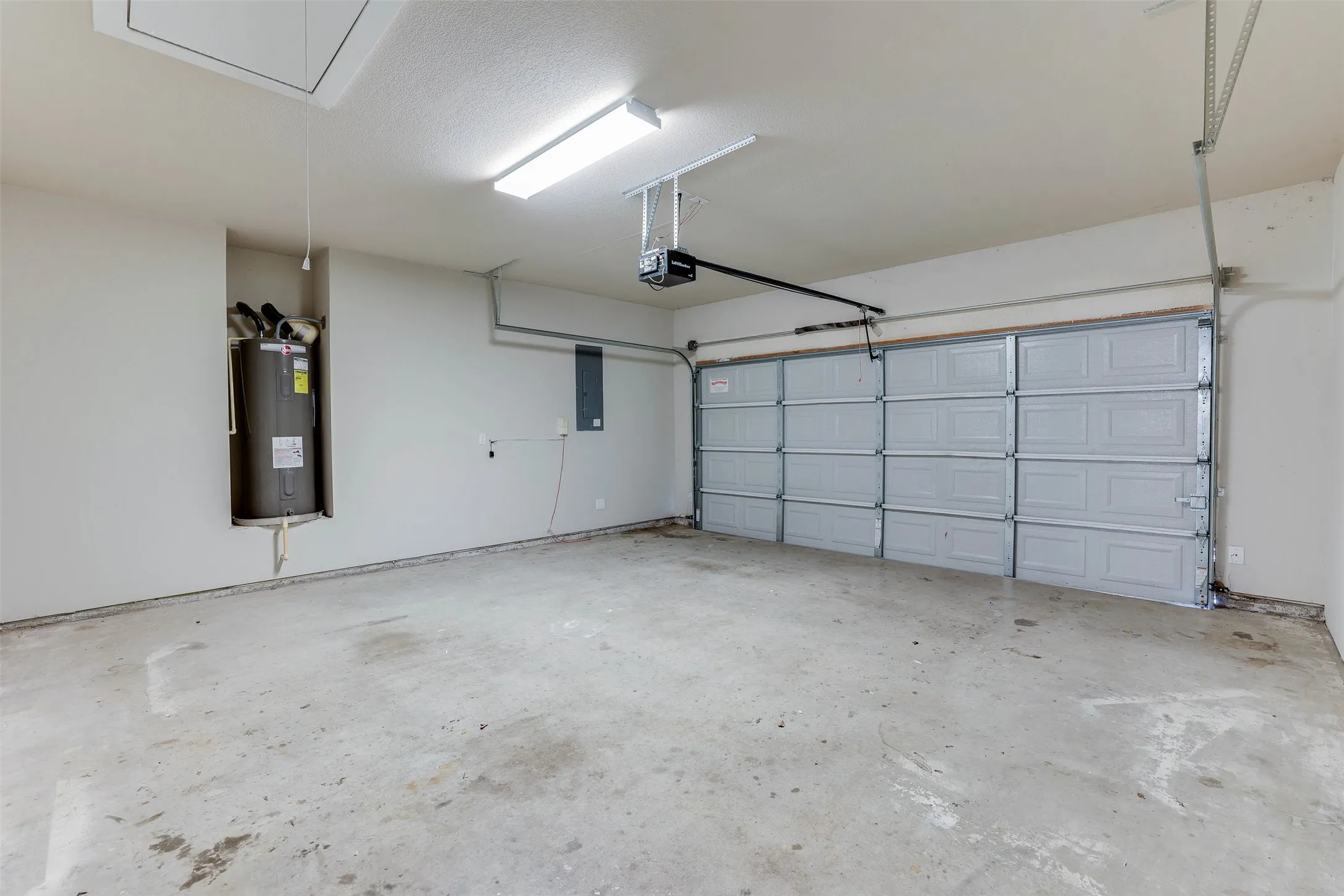 Duplex For Sale in Ellis County , 1029-1031 Skyview Court, Midlothian, Texas 76065, 6 Bedroom, 4 Bathroom, 2 Garage spaces, 2,504 Sqft, built in 2018, mls#21373655, Real Estate Agent in Midlothian, Homes For Sale in Ellis county, Homes For Sale in Midlothian, Realtor in Midlothian Texas, Real Estate Brokerage Independent Realty Texas, Luminita Cordes Realtor