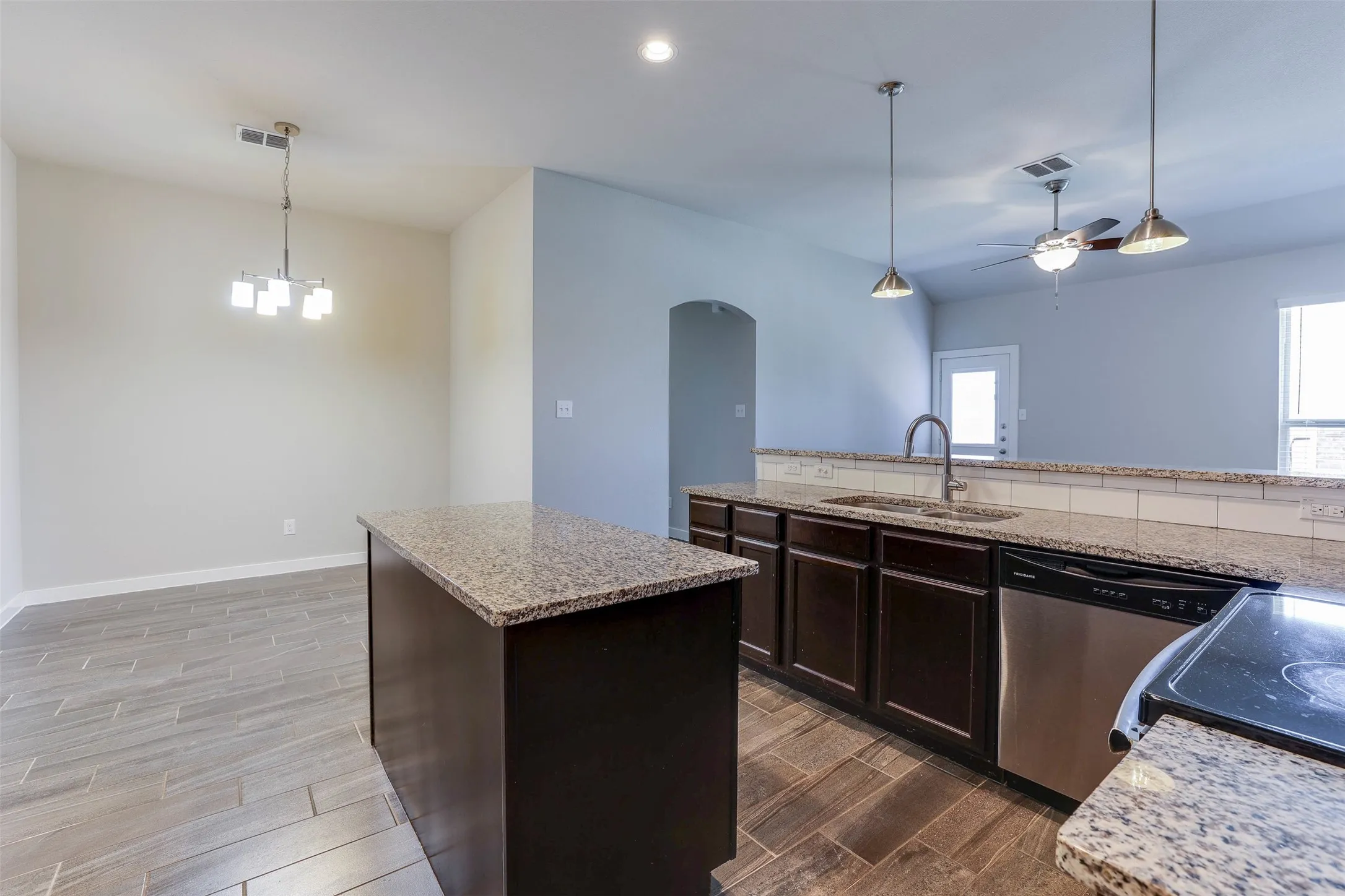 Duplex For Sale in Ellis County , 1029-1031 Skyview Court, Midlothian, Texas 76065, 6 Bedroom, 4 Bathroom, 2 Garage spaces, 2,504 Sqft, built in 2018, mls#21373655, Real Estate Agent in Midlothian, Homes For Sale in Ellis county, Homes For Sale in Midlothian, Realtor in Midlothian Texas, Real Estate Brokerage Independent Realty Texas, Luminita Cordes Realtor