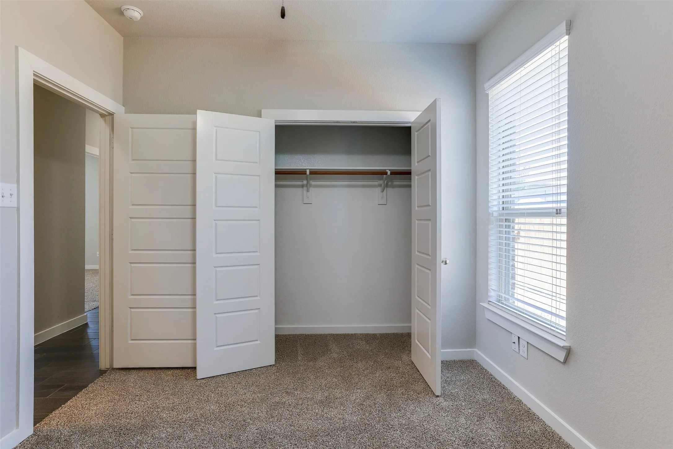 Duplex For Sale in Ellis County , 1029-1031 Skyview Court, Midlothian, Texas 76065, 6 Bedroom, 4 Bathroom, 2 Garage spaces, 2,504 Sqft, built in 2018, mls#21373655, Real Estate Agent in Midlothian, Homes For Sale in Ellis county, Homes For Sale in Midlothian, Realtor in Midlothian Texas, Real Estate Brokerage Independent Realty Texas, Luminita Cordes Realtor