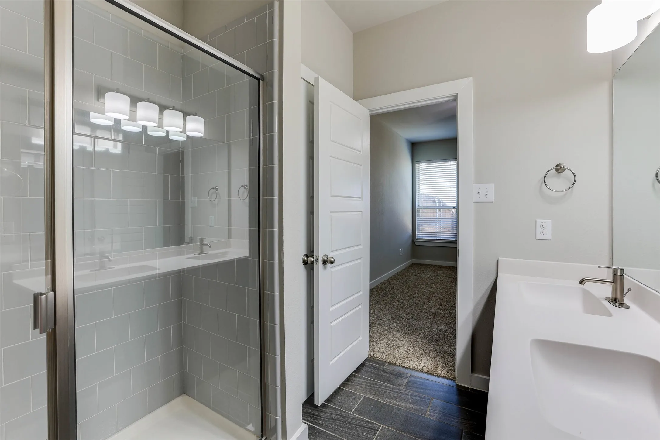 Duplex For Sale in Ellis County , 1029-1031 Skyview Court, Midlothian, Texas 76065, 6 Bedroom, 4 Bathroom, 2 Garage spaces, 2,504 Sqft, built in 2018, mls#21373655, Real Estate Agent in Midlothian, Homes For Sale in Ellis county, Homes For Sale in Midlothian, Realtor in Midlothian Texas, Real Estate Brokerage Independent Realty Texas, Luminita Cordes Realtor