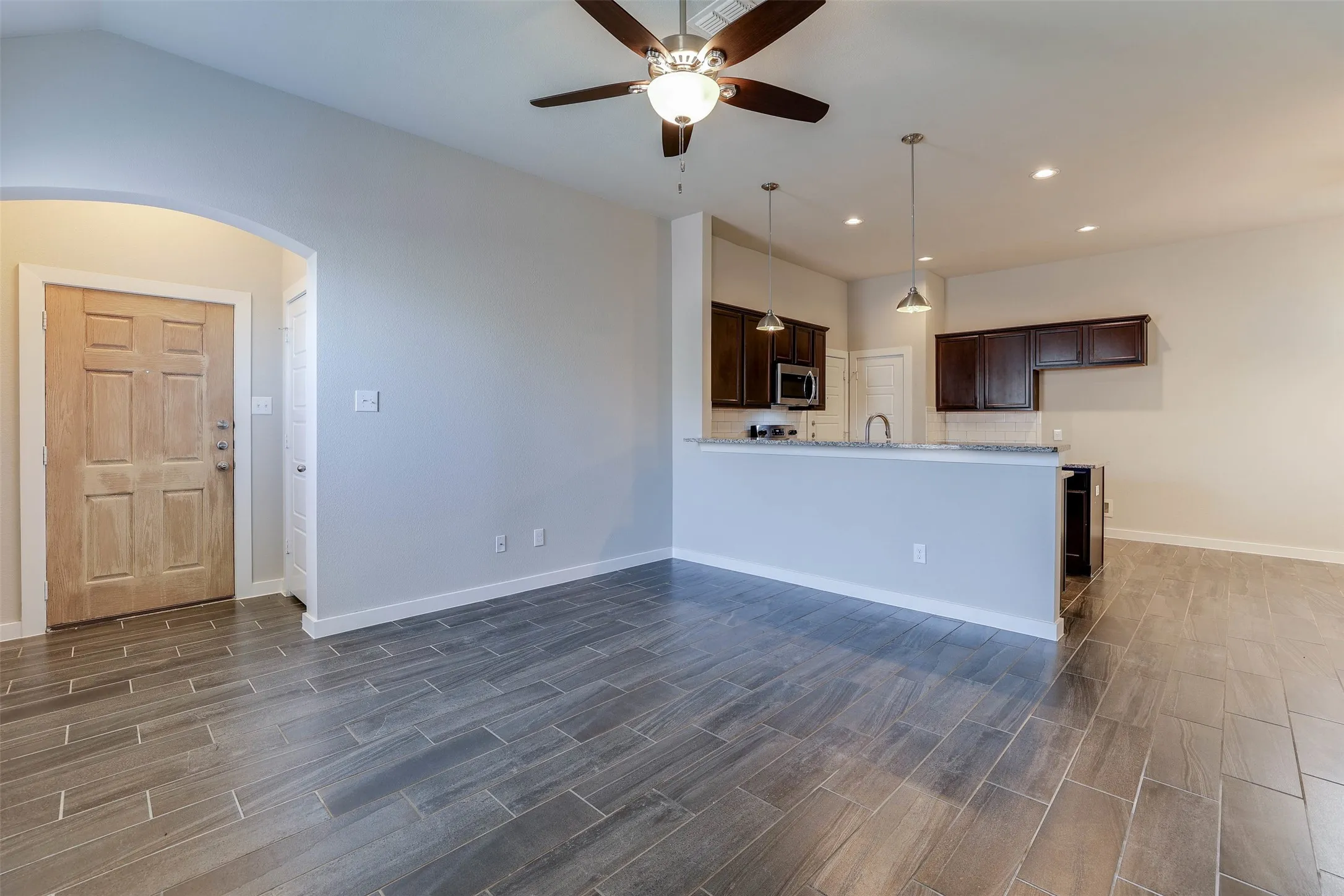 Duplex For Sale in Ellis County , 1029-1031 Skyview Court, Midlothian, Texas 76065, 6 Bedroom, 4 Bathroom, 2 Garage spaces, 2,504 Sqft, built in 2018, mls#21373655, Real Estate Agent in Midlothian, Homes For Sale in Ellis county, Homes For Sale in Midlothian, Realtor in Midlothian Texas, Real Estate Brokerage Independent Realty Texas, Luminita Cordes Realtor