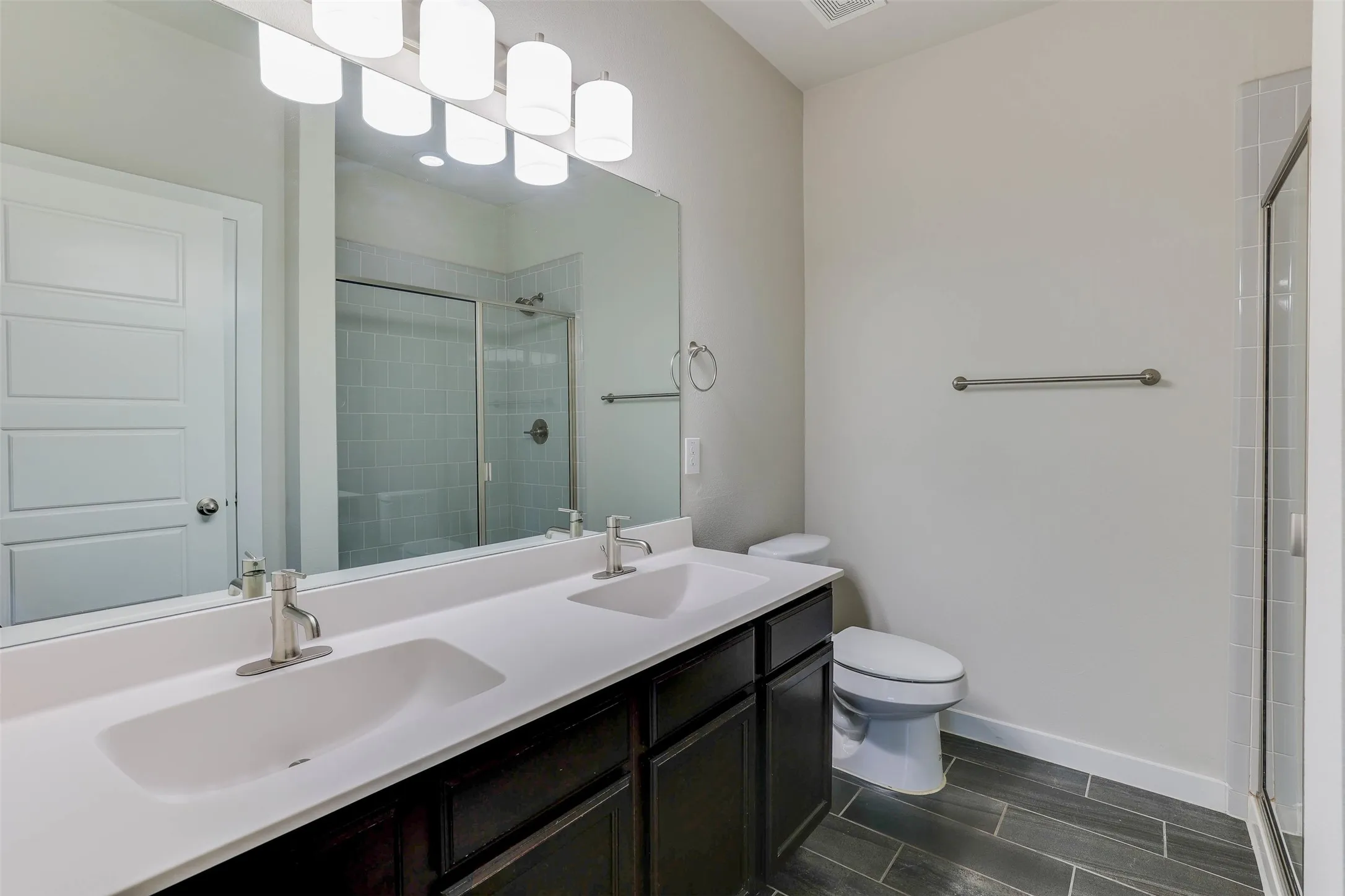 Duplex For Sale in Ellis County , 1029-1031 Skyview Court, Midlothian, Texas 76065, 6 Bedroom, 4 Bathroom, 2 Garage spaces, 2,504 Sqft, built in 2018, mls#21373655, Real Estate Agent in Midlothian, Homes For Sale in Ellis county, Homes For Sale in Midlothian, Realtor in Midlothian Texas, Real Estate Brokerage Independent Realty Texas, Luminita Cordes Realtor