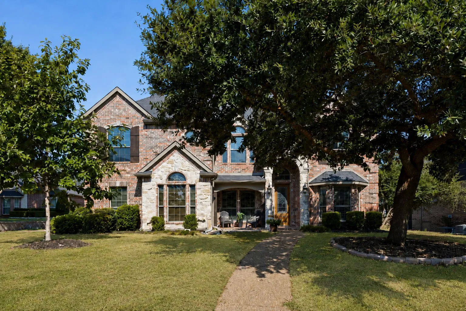 Single Family Residence For Sale in Dallas County , 10117 Huffines Drive, Rowlett, Texas 75089, 5 Bedroom, 5 Bathroom, 3 Garage spaces, 4,066 Sqft, built in 2005, mls#21375541, Real Estate Agent in Rowlett, Homes For Sale in Dallas county, Homes For Sale in Rowlett, Realtor in Rowlett Texas, Real Estate Brokerage Independent Realty Texas, Luminita Cordes Realtor