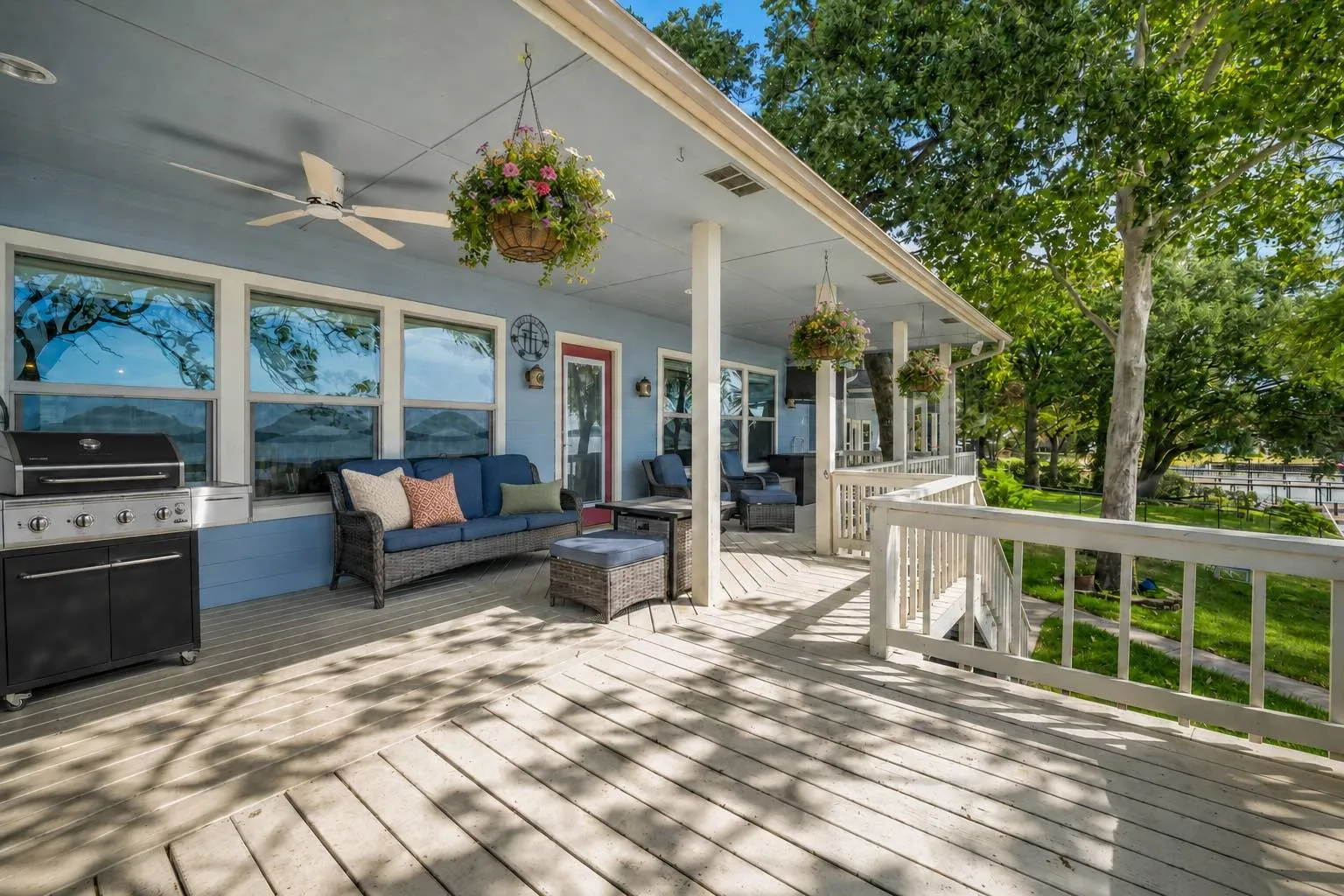 Single Family Residence For Sale in Henderson County , 230 Palisade Loop, Gun Barrel City, Texas 75156, 4 Bedroom, 4 Bathroom, 2 Garage spaces, 2,809 Sqft, built in 2013, mls#21374229, Real Estate Agent in Gun Barrel City, Homes For Sale in Henderson county, Homes For Sale in Gun Barrel City, Realtor in Gun Barrel City Texas, Real Estate Brokerage Independent Realty Texas, Luminita Cordes Realtor