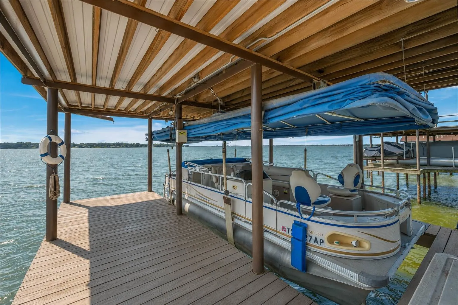 Single Family Residence For Sale in Henderson County , 230 Palisade Loop, Gun Barrel City, Texas 75156, 4 Bedroom, 4 Bathroom, 2 Garage spaces, 2,809 Sqft, built in 2013, mls#21374229, Real Estate Agent in Gun Barrel City, Homes For Sale in Henderson county, Homes For Sale in Gun Barrel City, Realtor in Gun Barrel City Texas, Real Estate Brokerage Independent Realty Texas, Luminita Cordes Realtor
